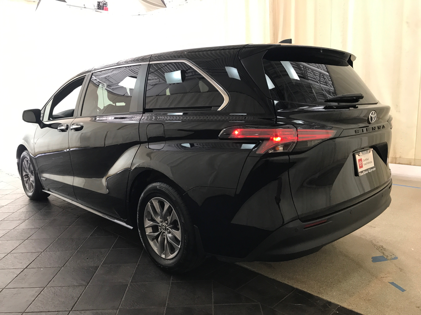 2021 Toyota Sienna XLE 4