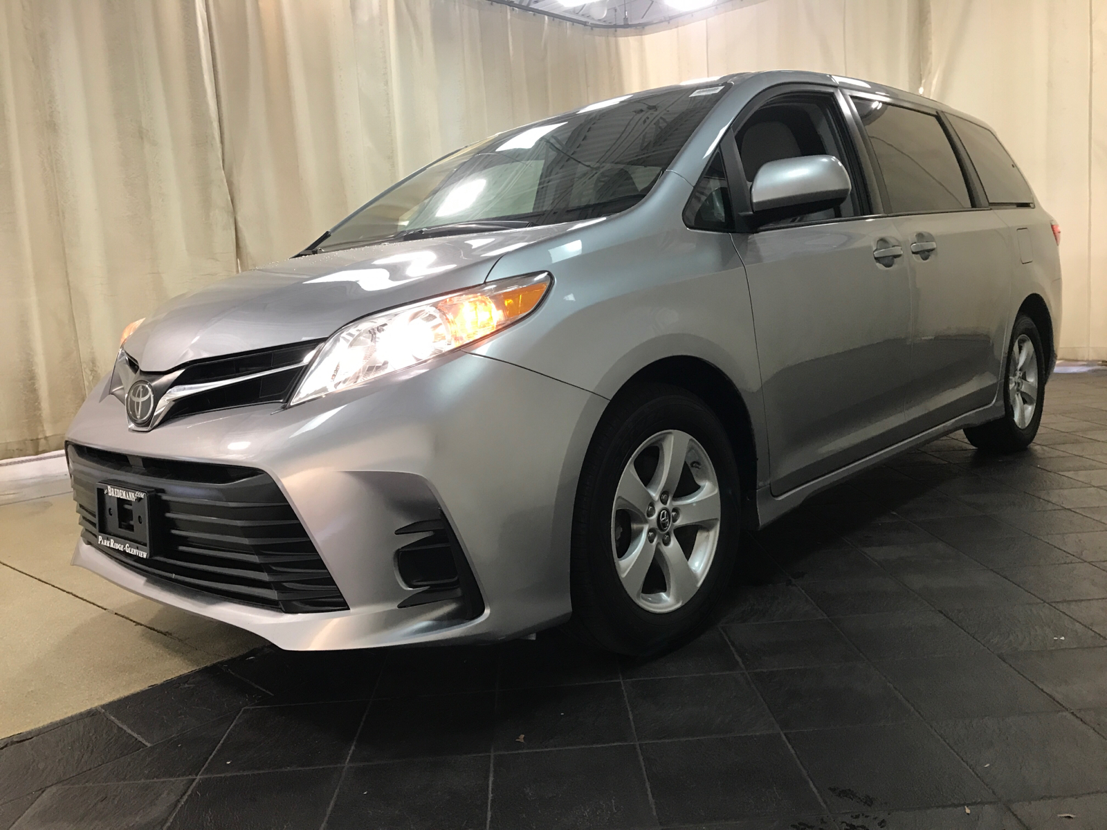 2018 Toyota Sienna  5