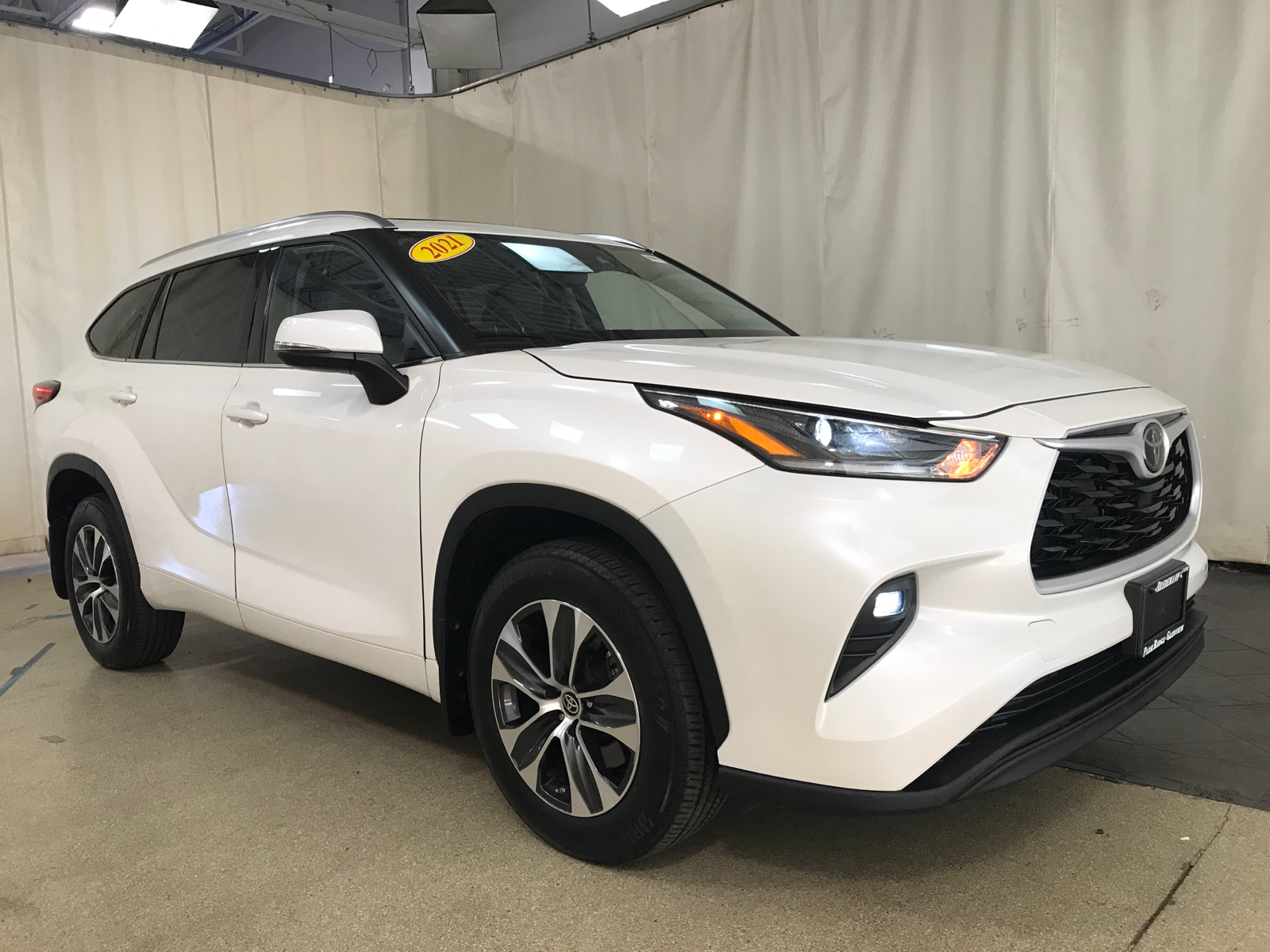 2021 Toyota Highlander XLE 1