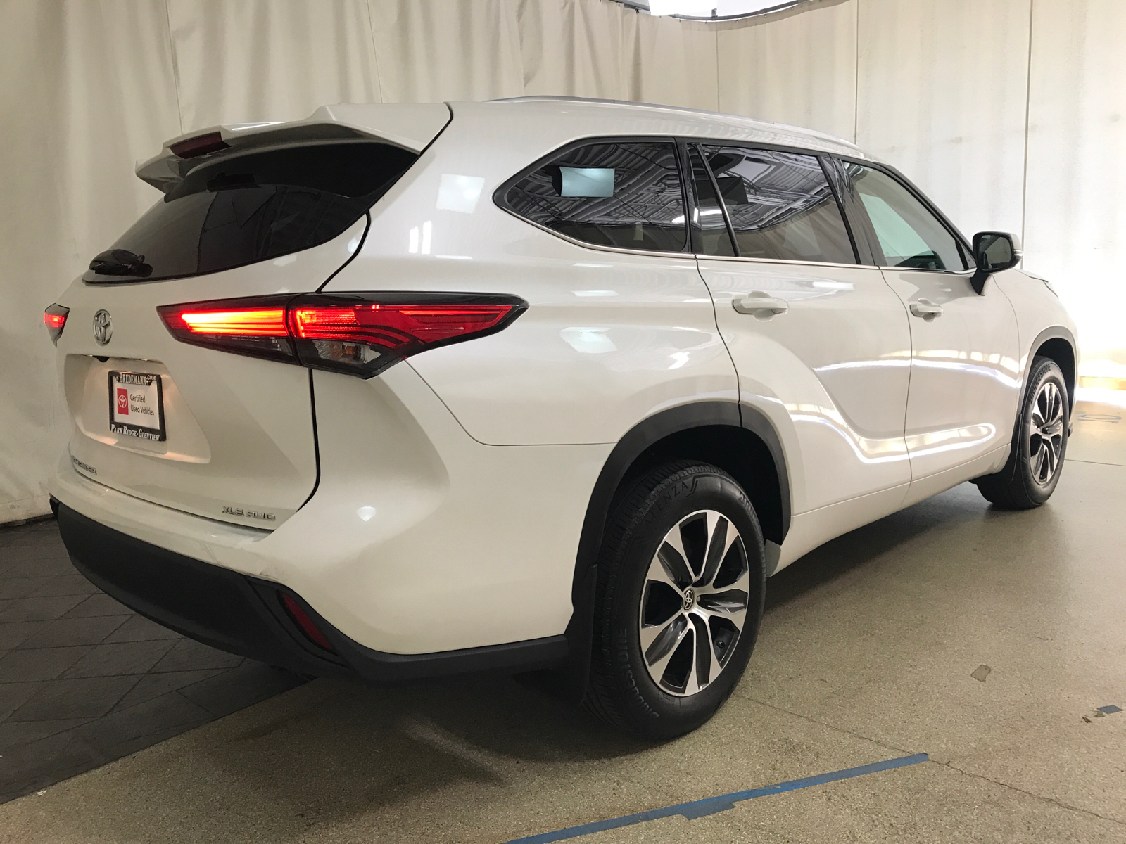 2021 Toyota Highlander XLE 3