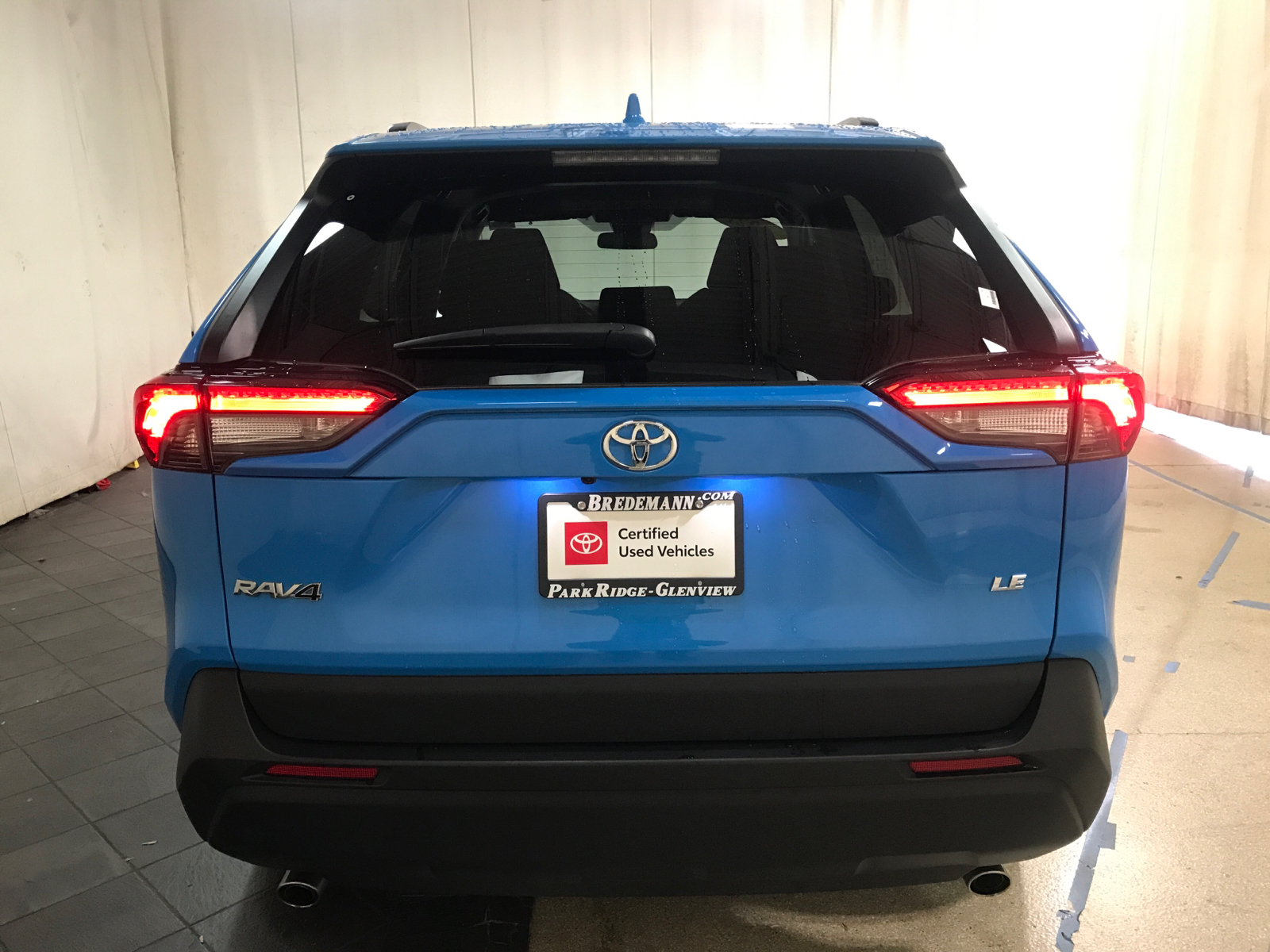 2021 Toyota RAV4 LE 23