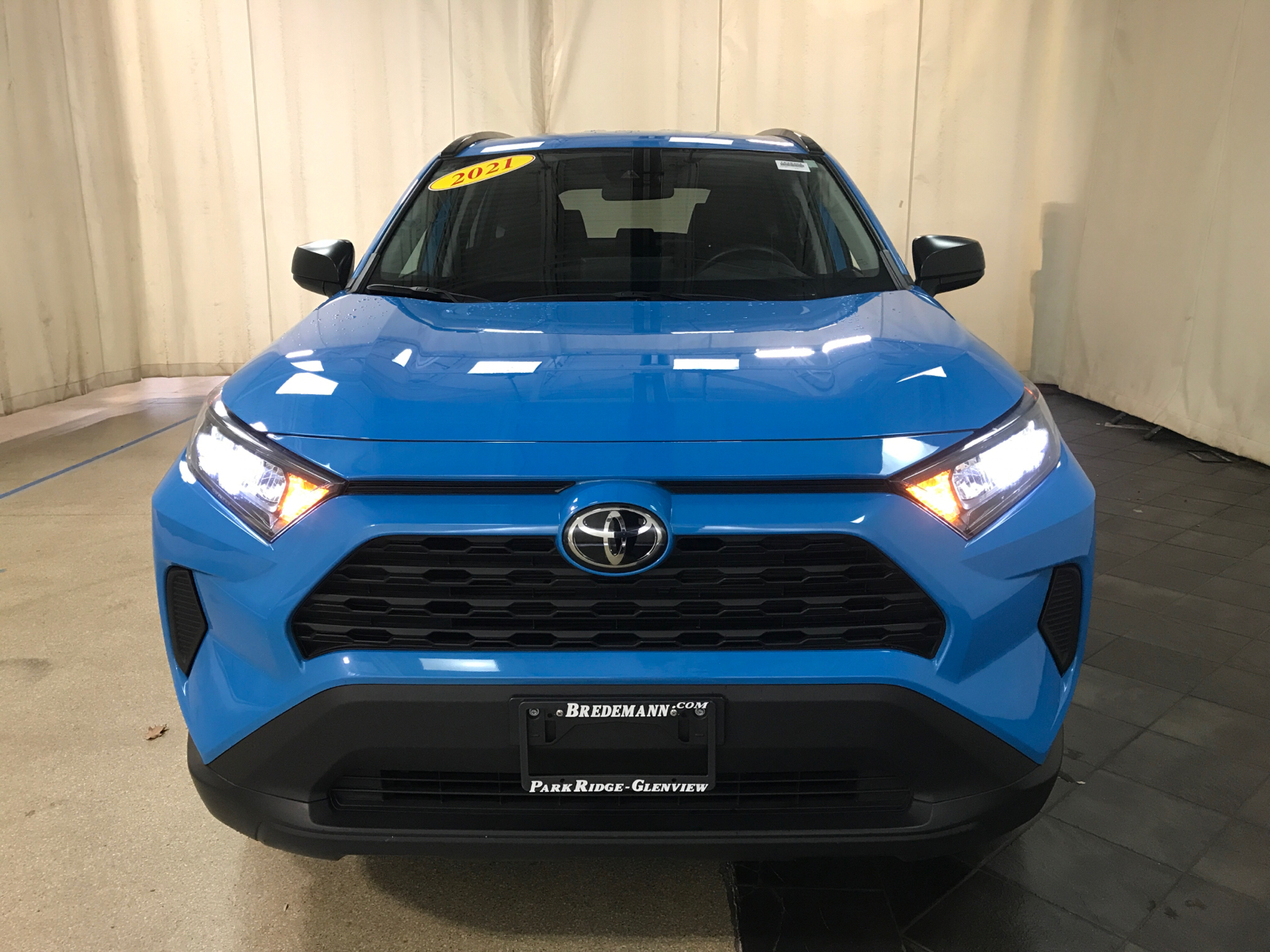 2021 Toyota RAV4 LE 26