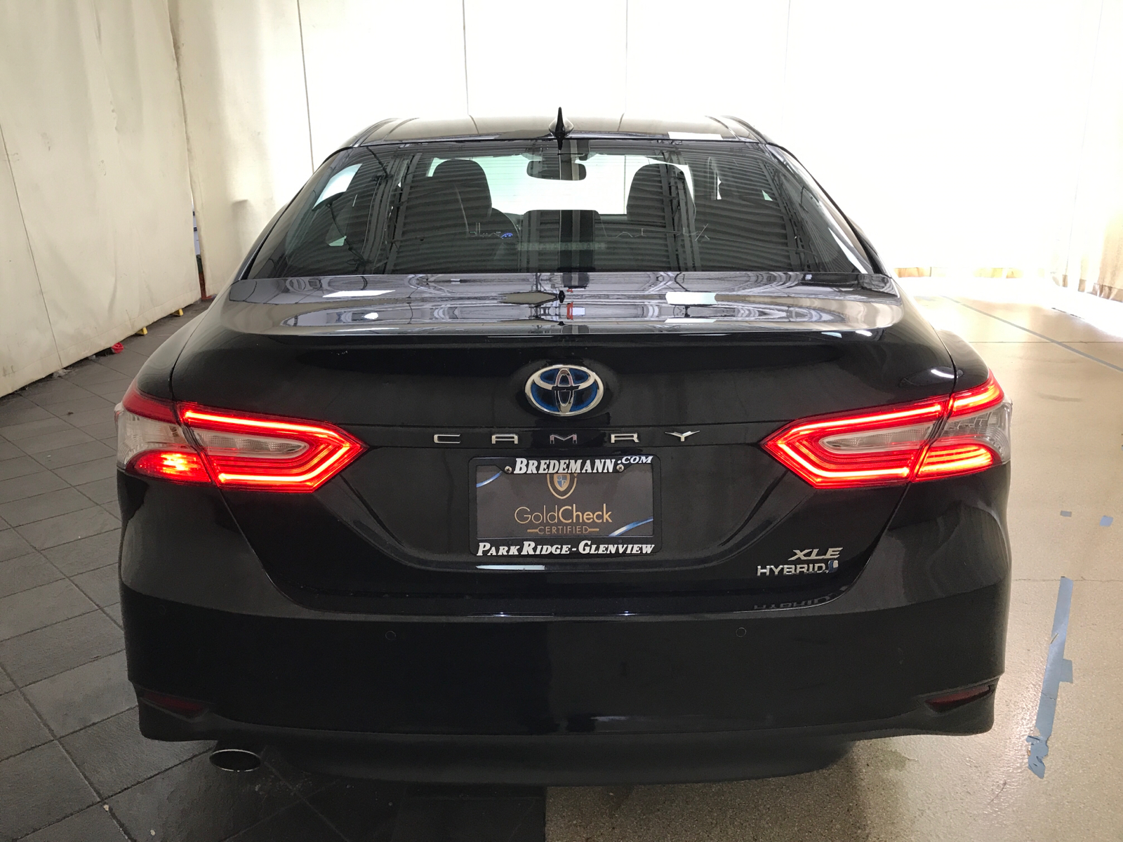 2020 Toyota Camry Hybrid XLE 26