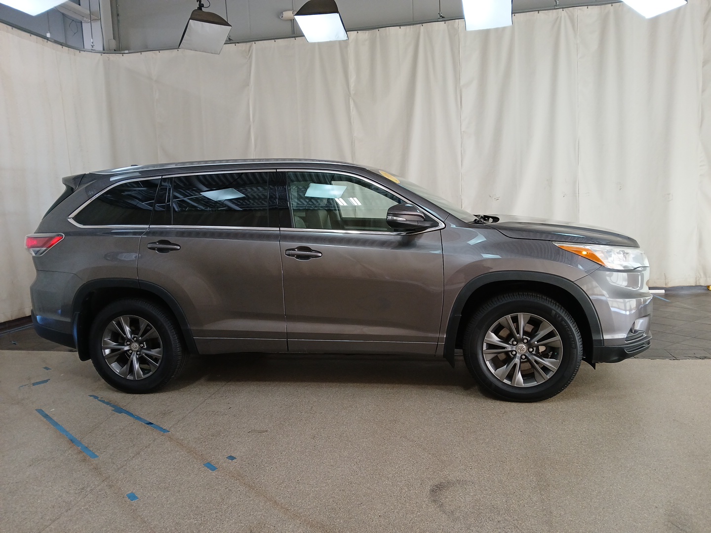 2015 Toyota Highlander XLE 2