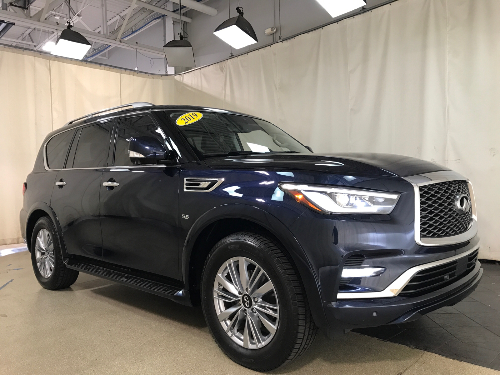 2019 INFINITI QX80 LUXE 1