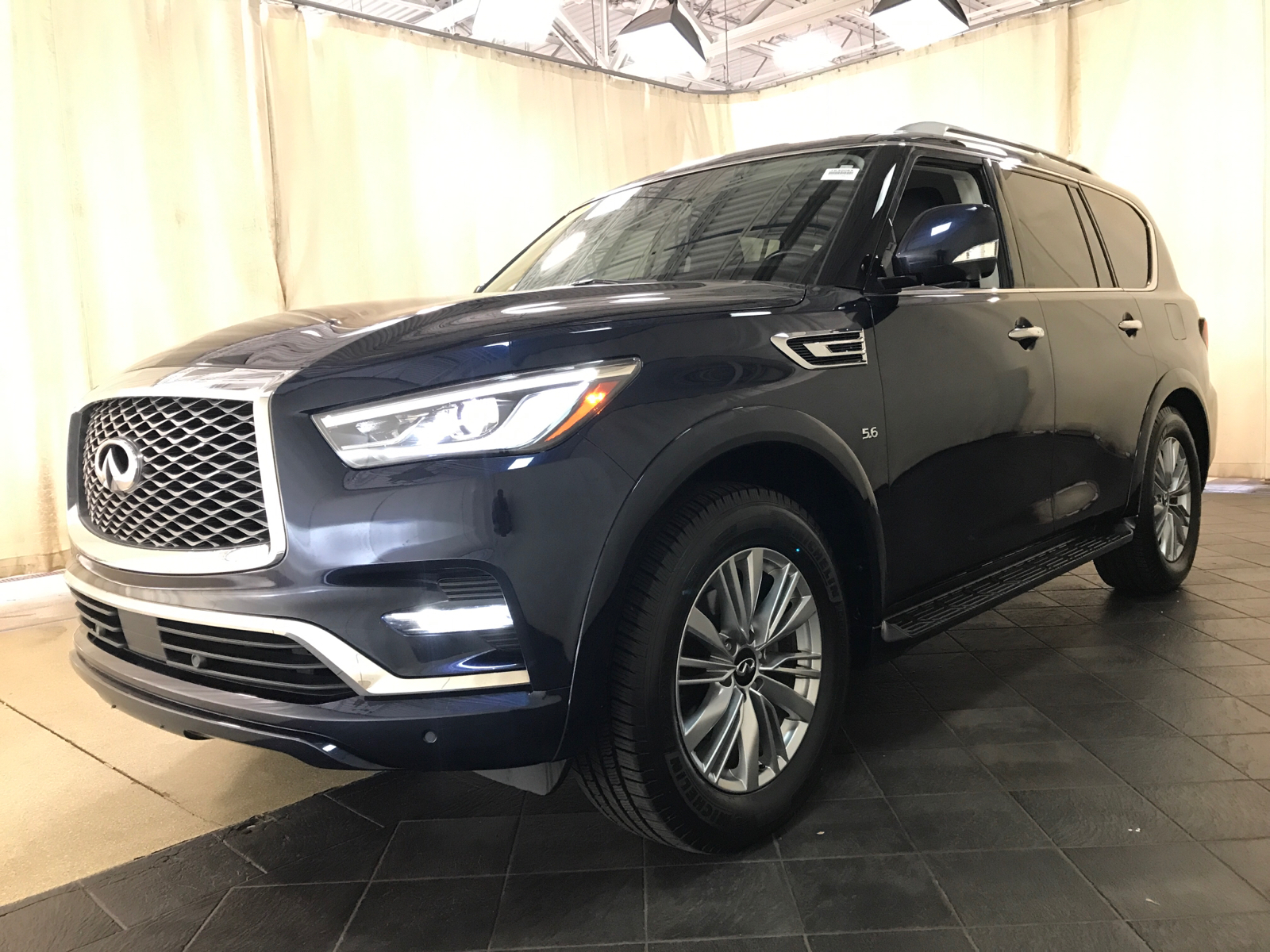 2019 INFINITI QX80 LUXE 5