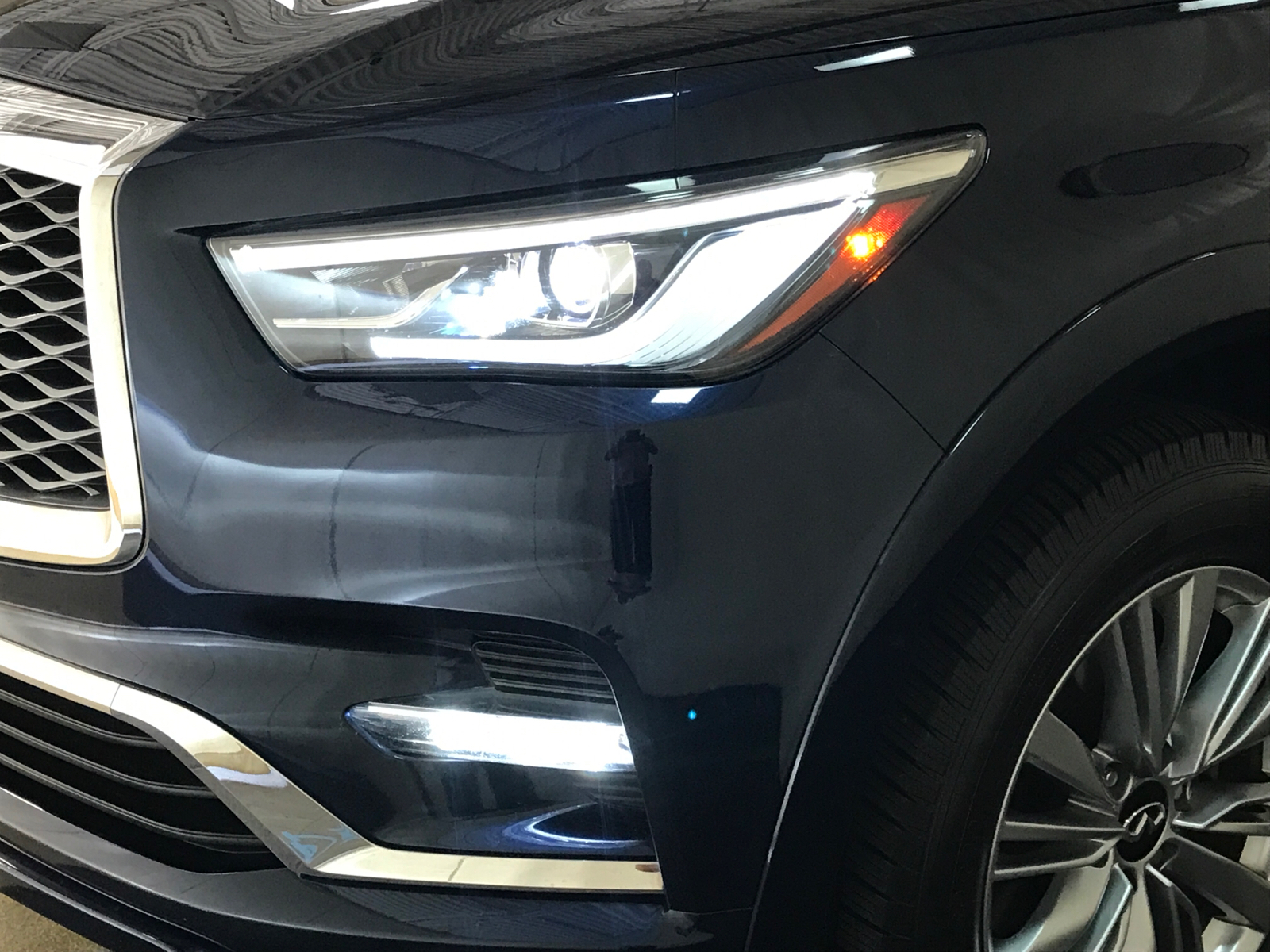 2019 INFINITI QX80 LUXE 32