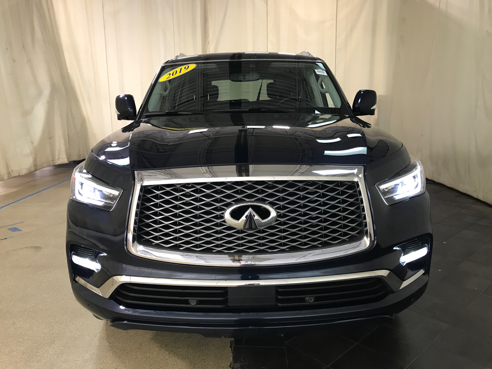 2019 INFINITI QX80 LUXE 33