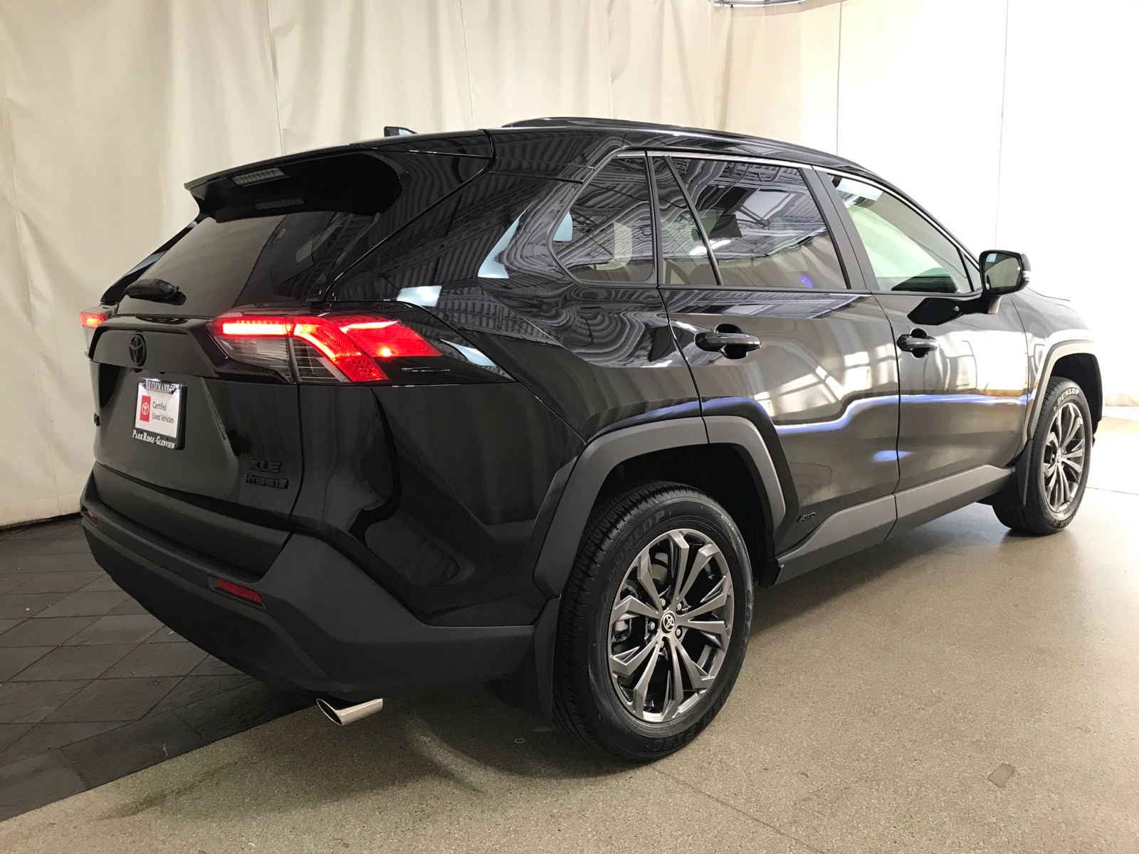 2024 Toyota RAV4 Hybrid XLE Premium 3