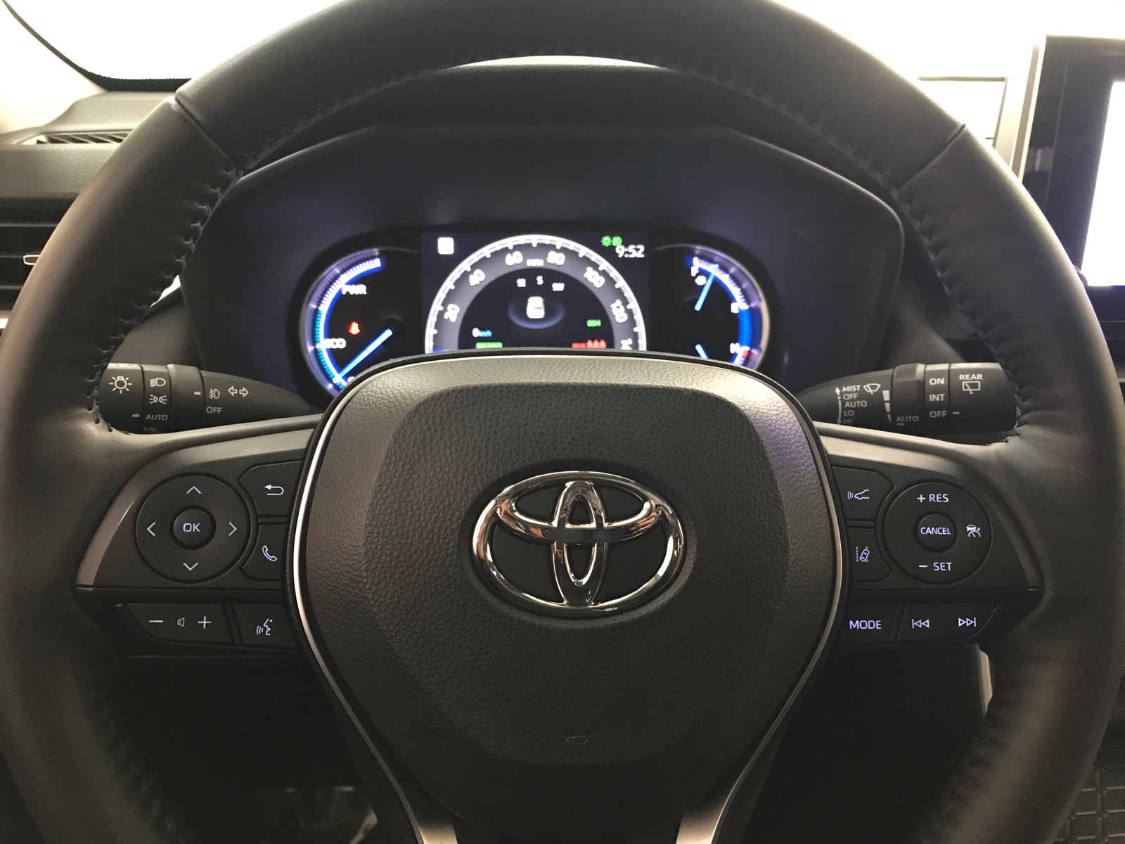 2024 Toyota RAV4 Hybrid XLE Premium 12