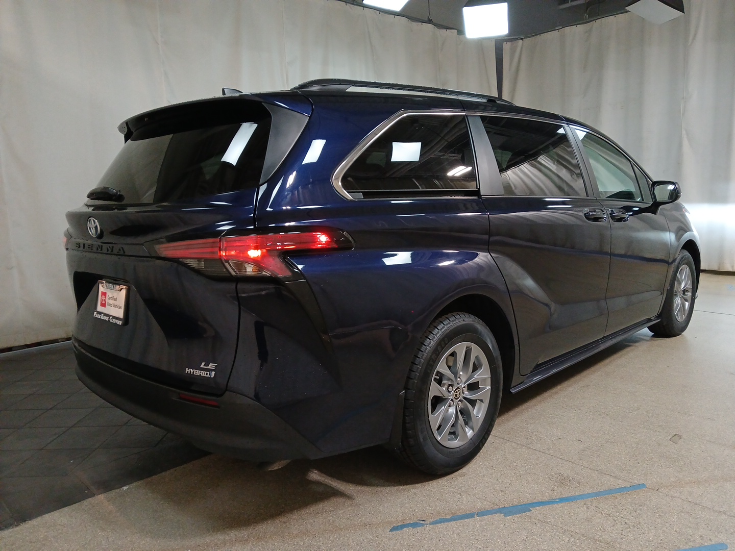 2022 Toyota Sienna LE 3