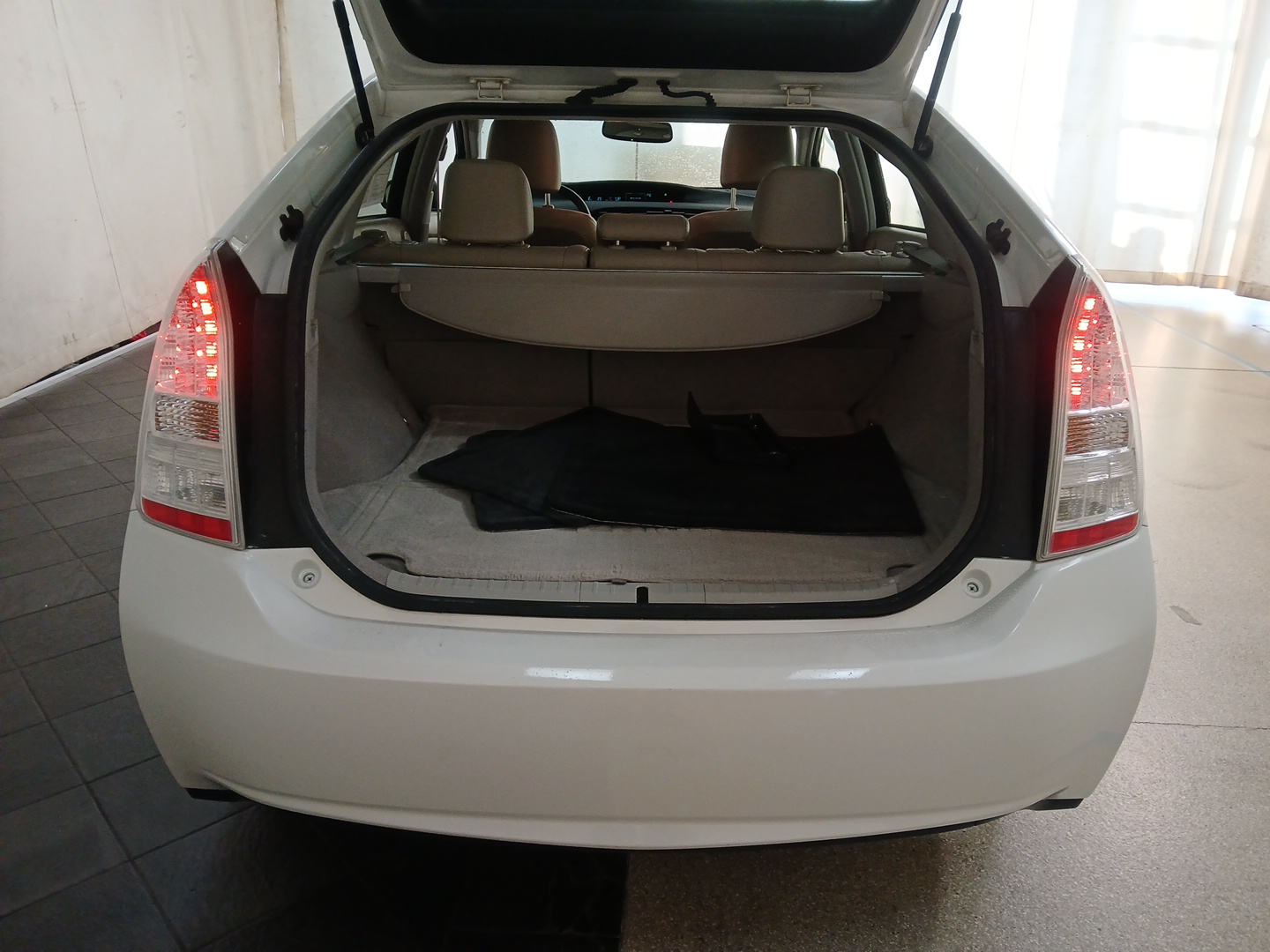 2010 Toyota Prius FOUR 21