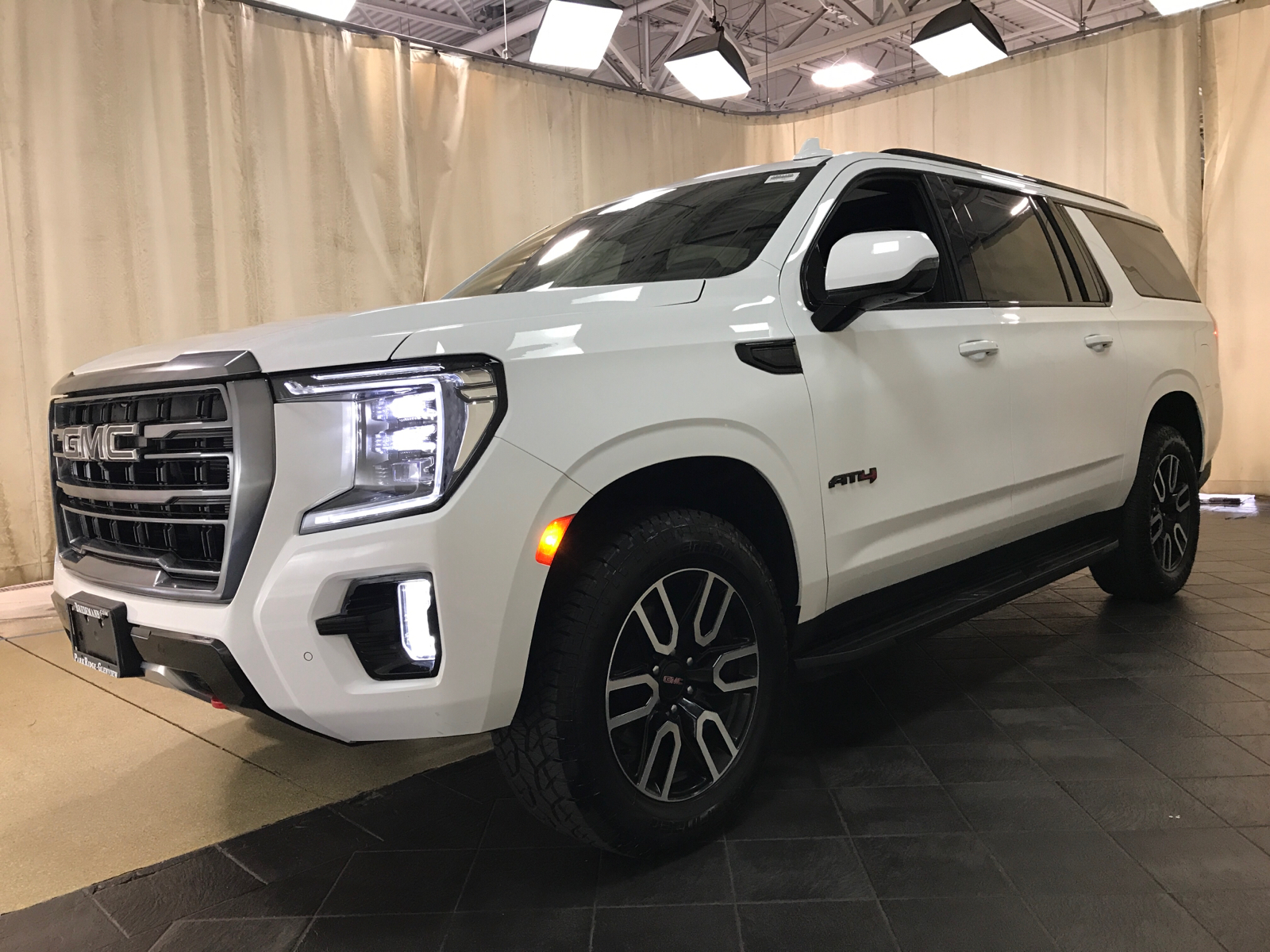 2023 GMC Yukon XL AT4 5