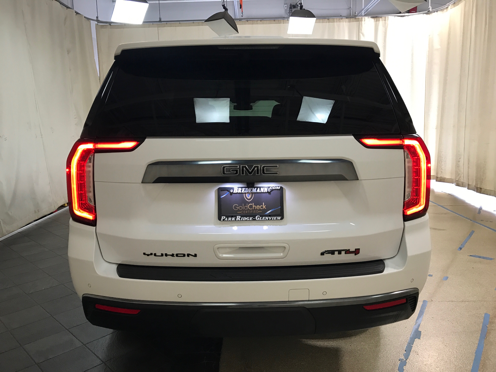 2023 GMC Yukon XL AT4 30