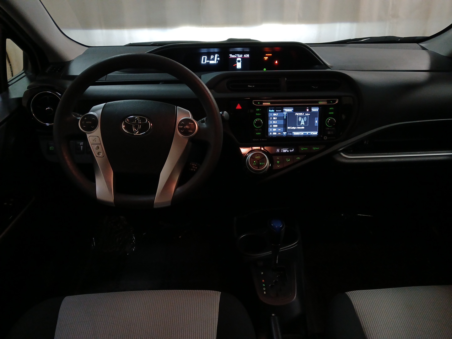 2017 Toyota Prius c Three 6