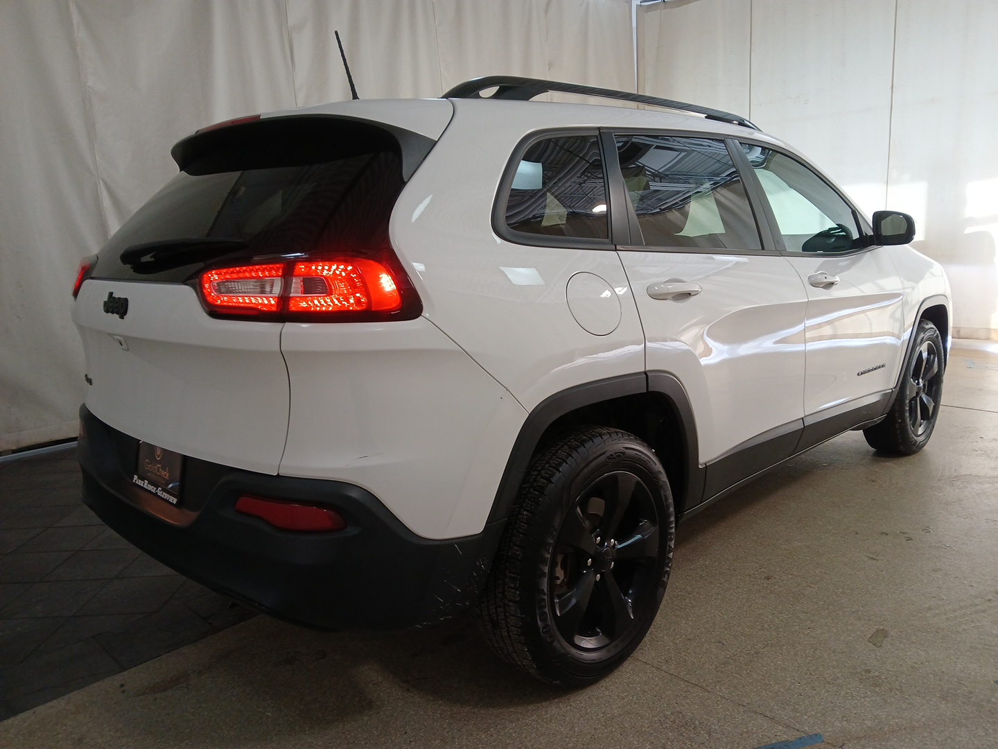 2017 Jeep Cherokee Limited 3