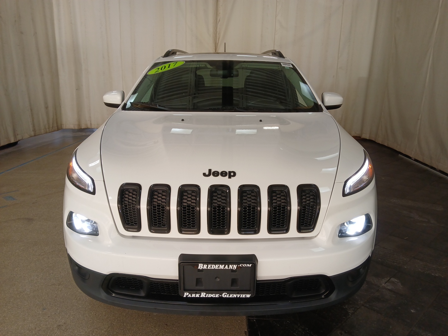 2017 Jeep Cherokee Limited 27