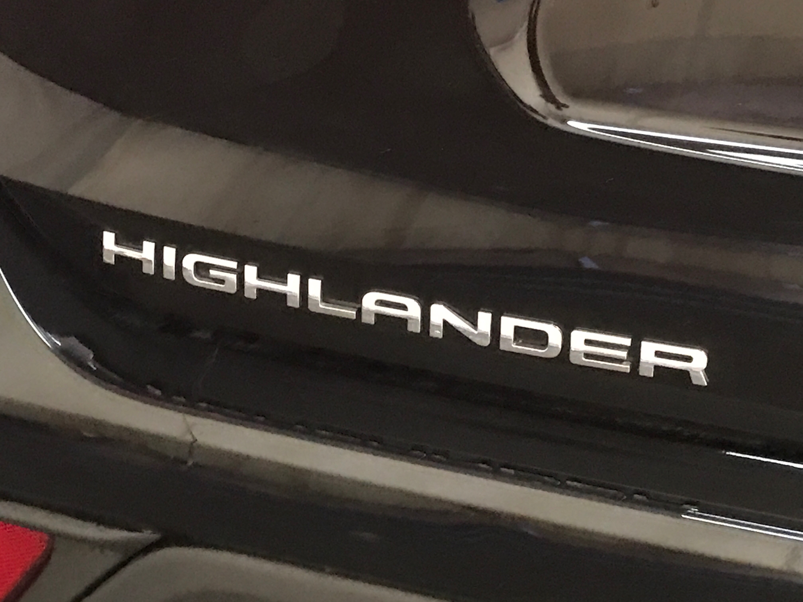 2023 Toyota Highlander L FWD 23