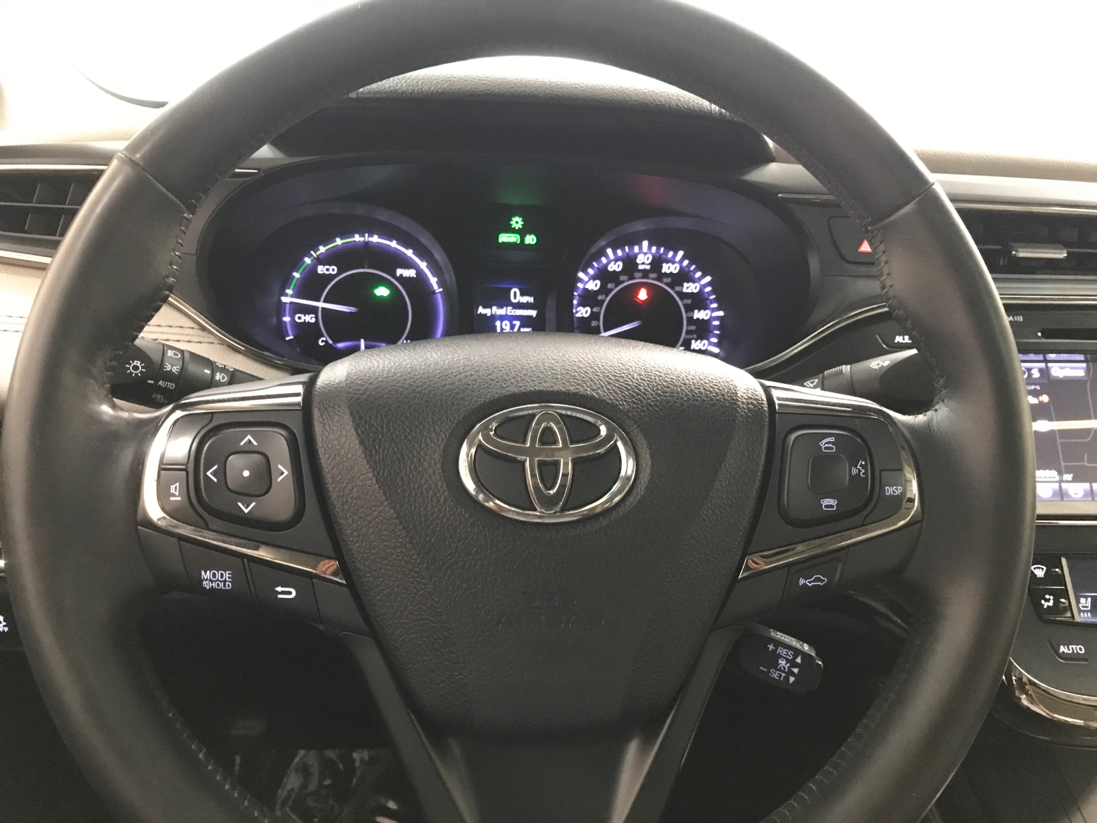 2015 Toyota Avalon Hybrid Limited 11