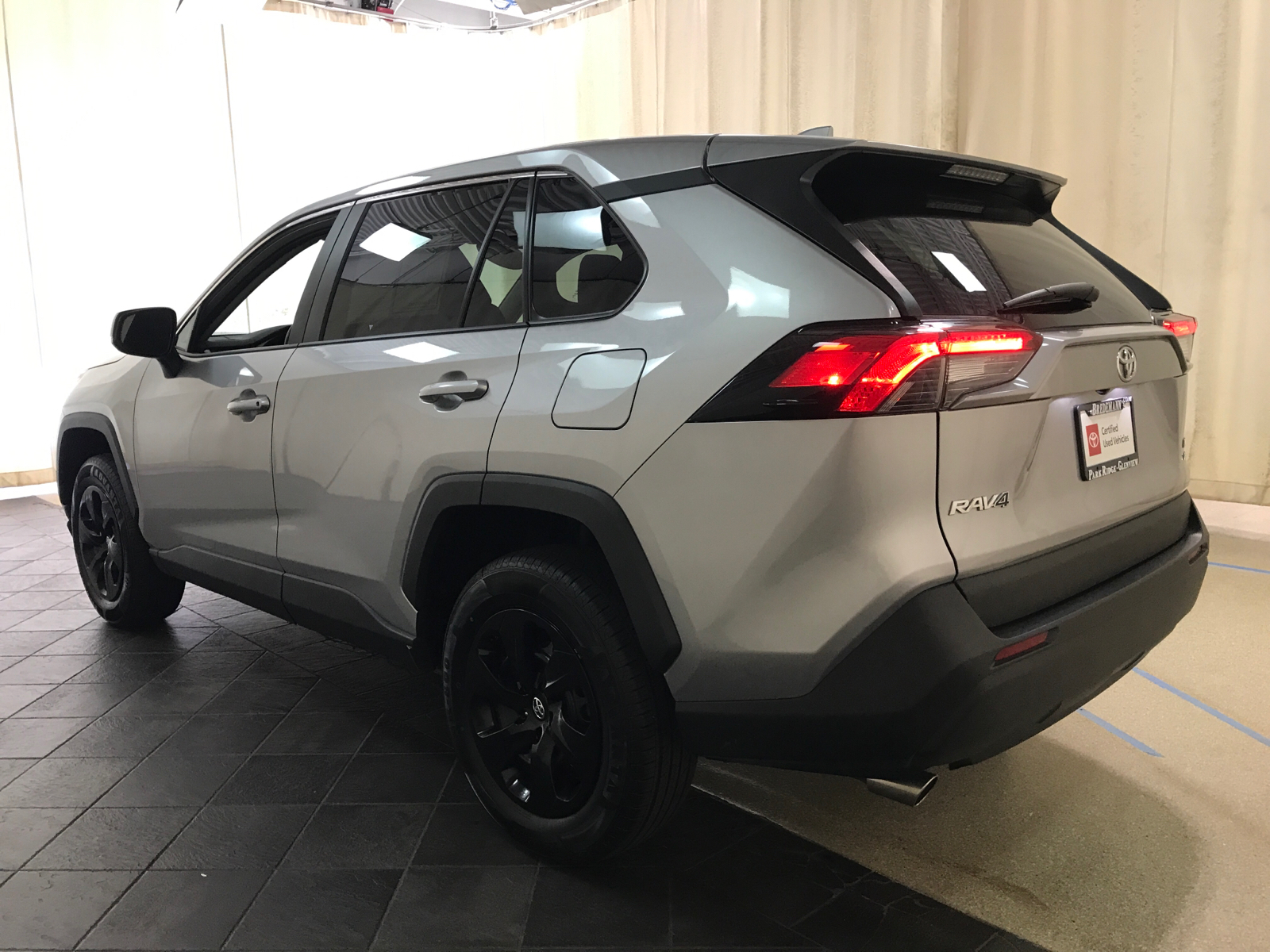 2023 Toyota RAV4 LE 4