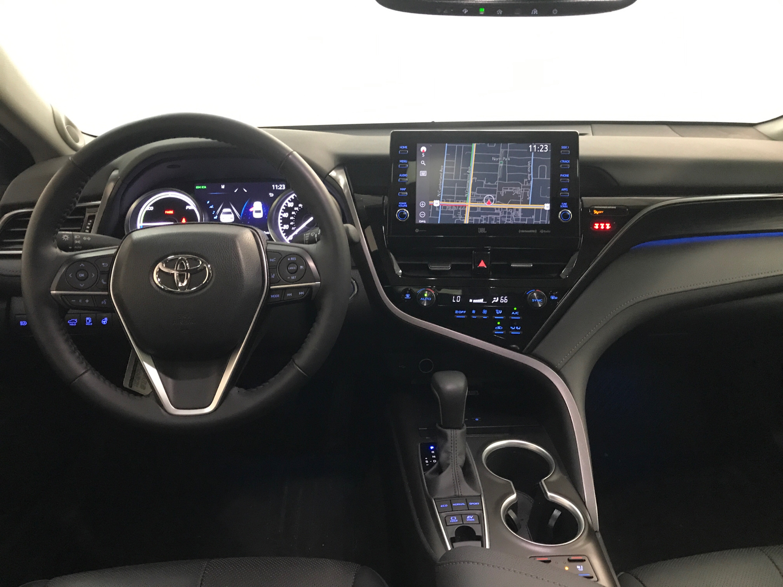 2023 Toyota Camry Hybrid XLE 6