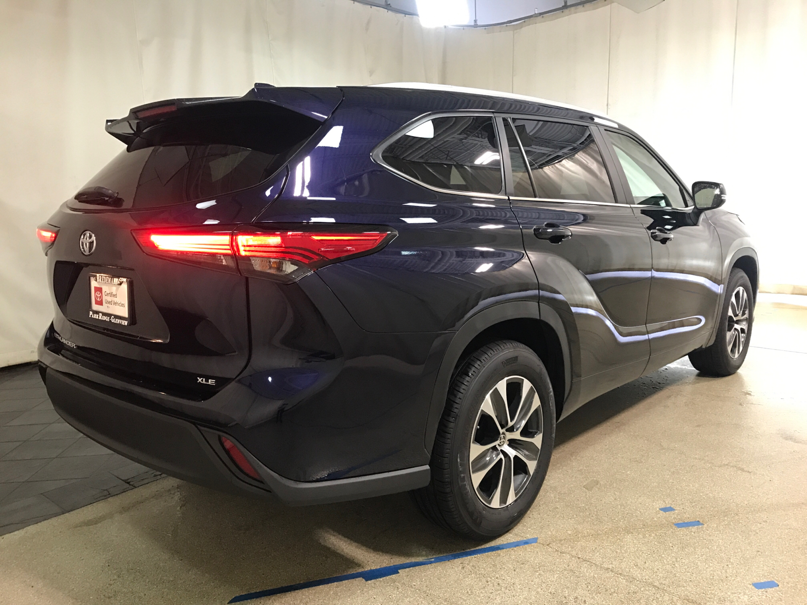 2023 Toyota Highlander XLE 3