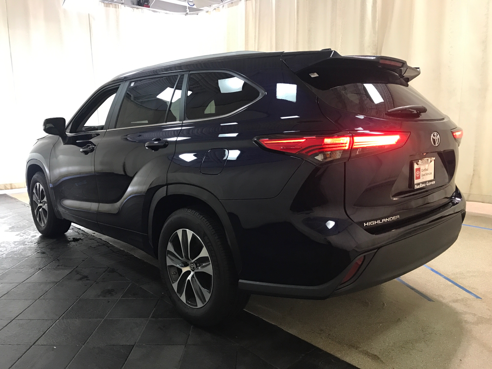 2023 Toyota Highlander XLE 4