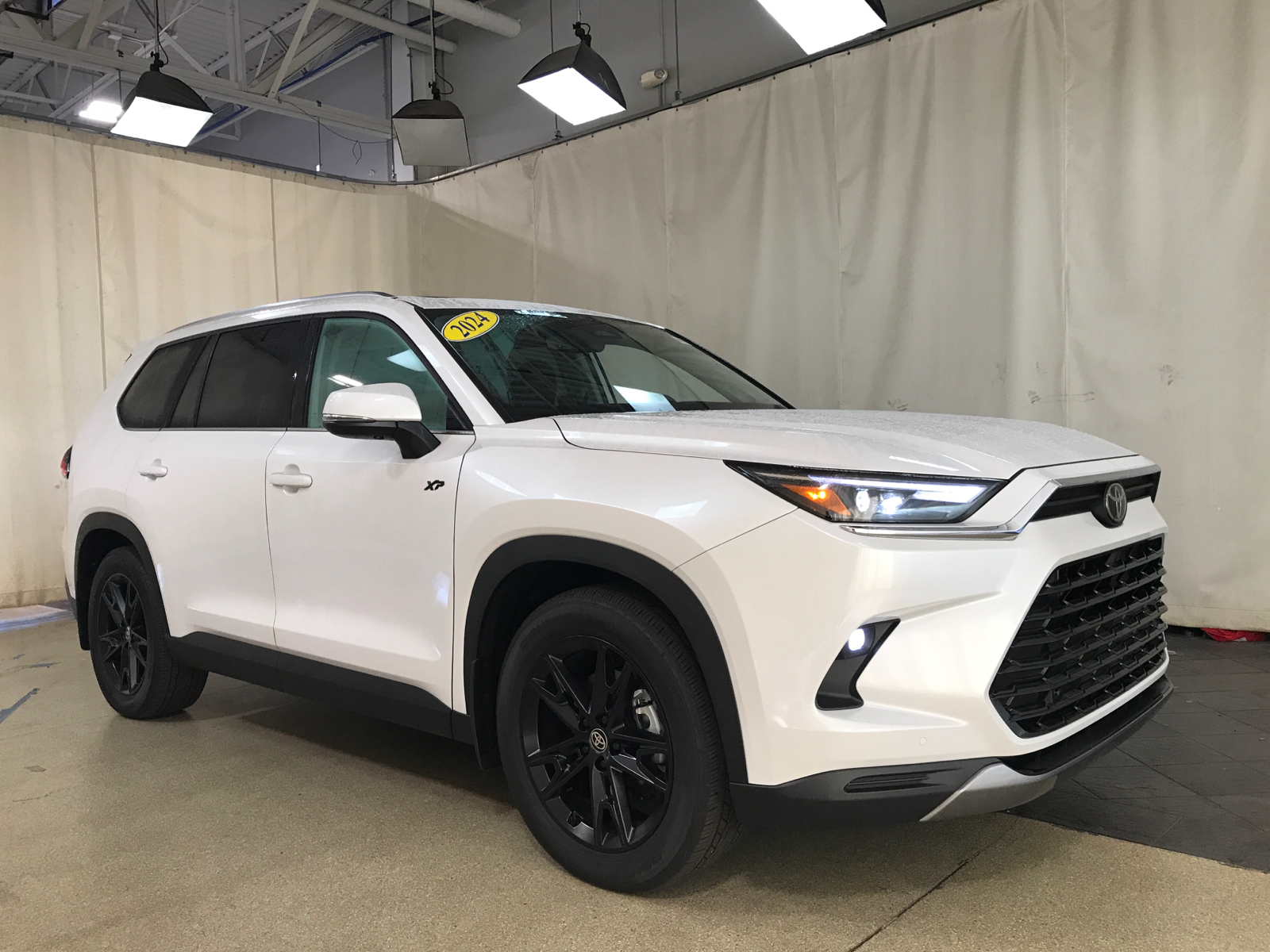 2024 Toyota Grand Highlander Hybrid Limited 1