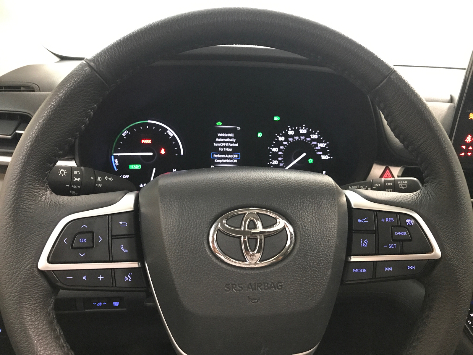 2023 Toyota Sienna XLE 11