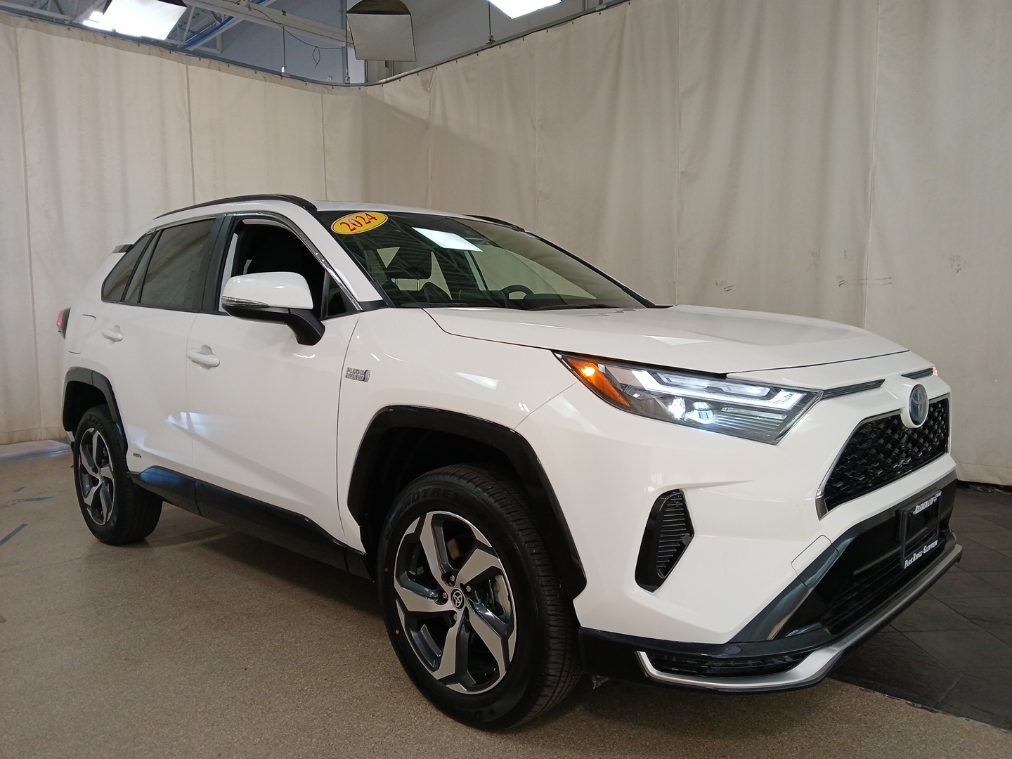 2024 Toyota RAV4 Prime SE 1