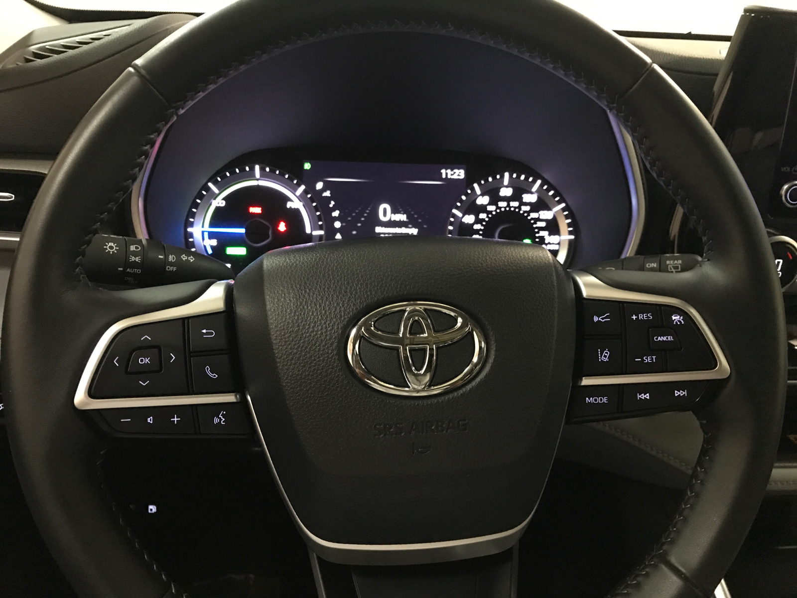 2024 Toyota Highlander Hybrid XLE 11