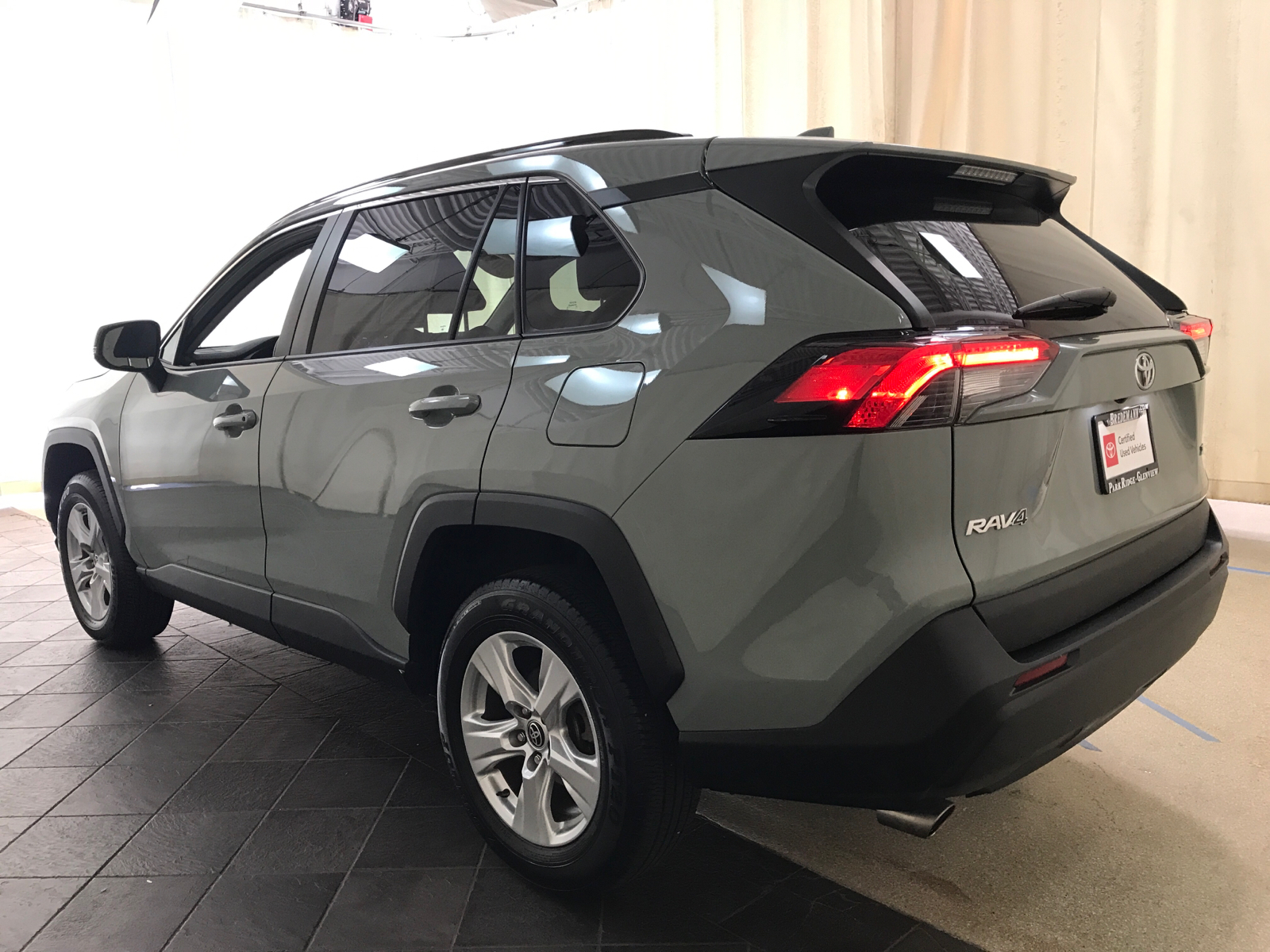 2021 Toyota RAV4 XLE 4