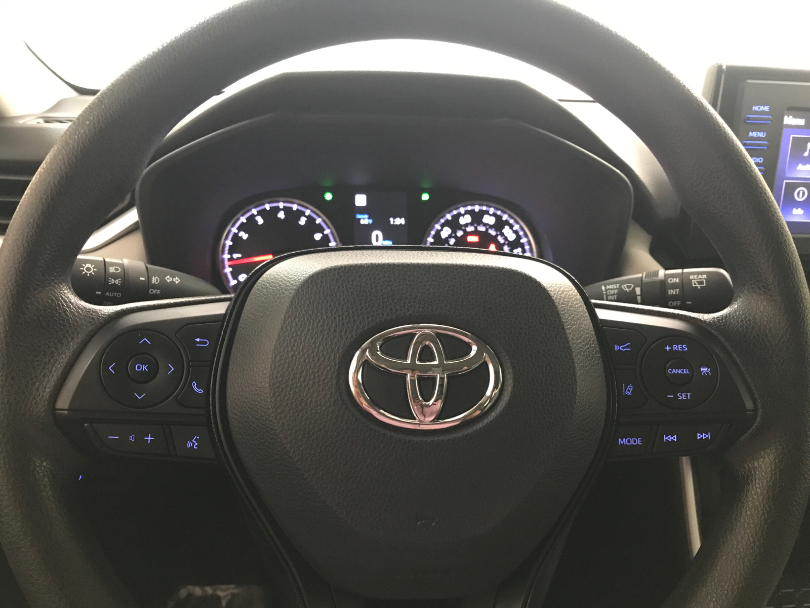 2021 Toyota RAV4 XLE 11