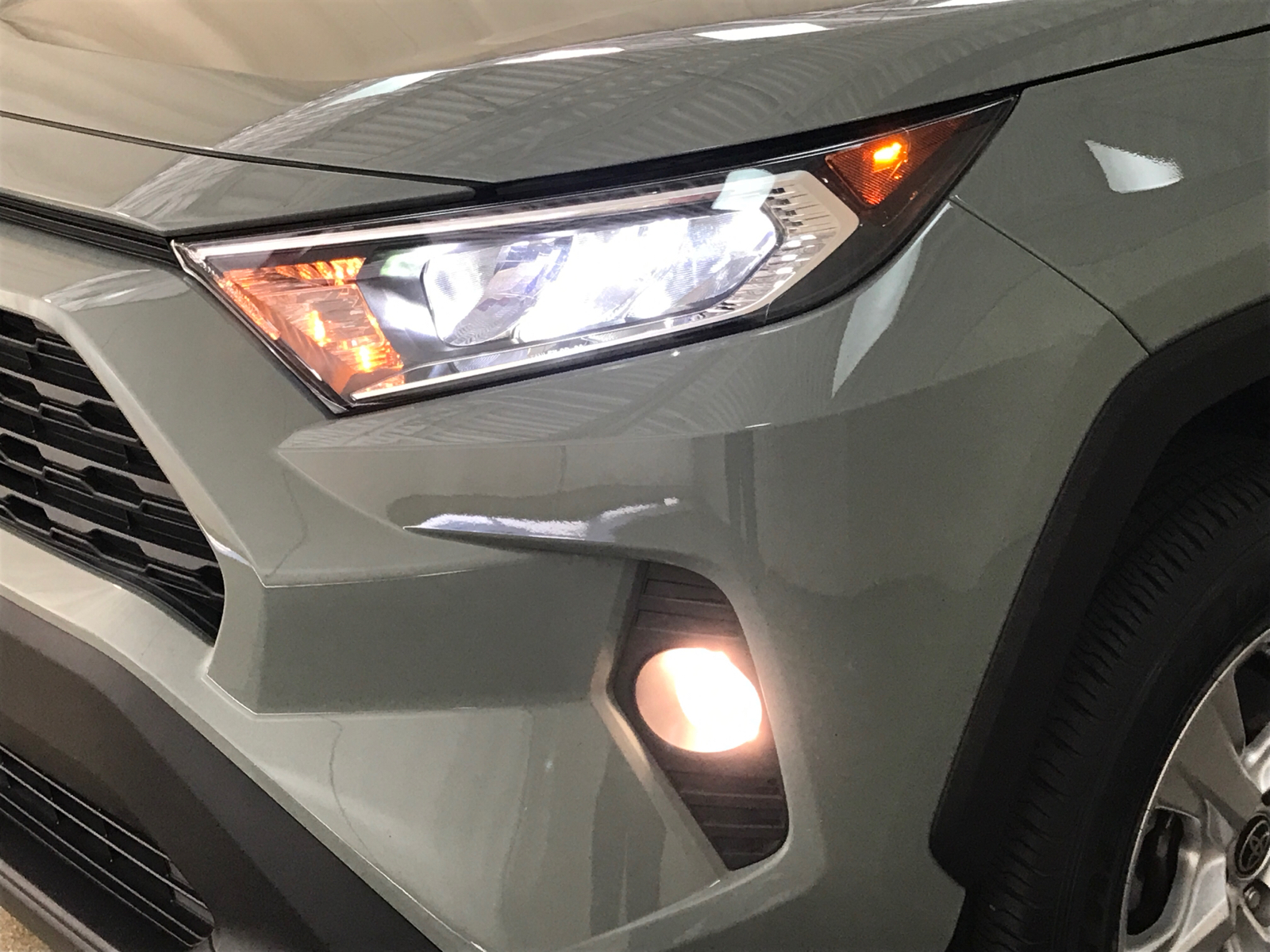 2021 Toyota RAV4 XLE 26