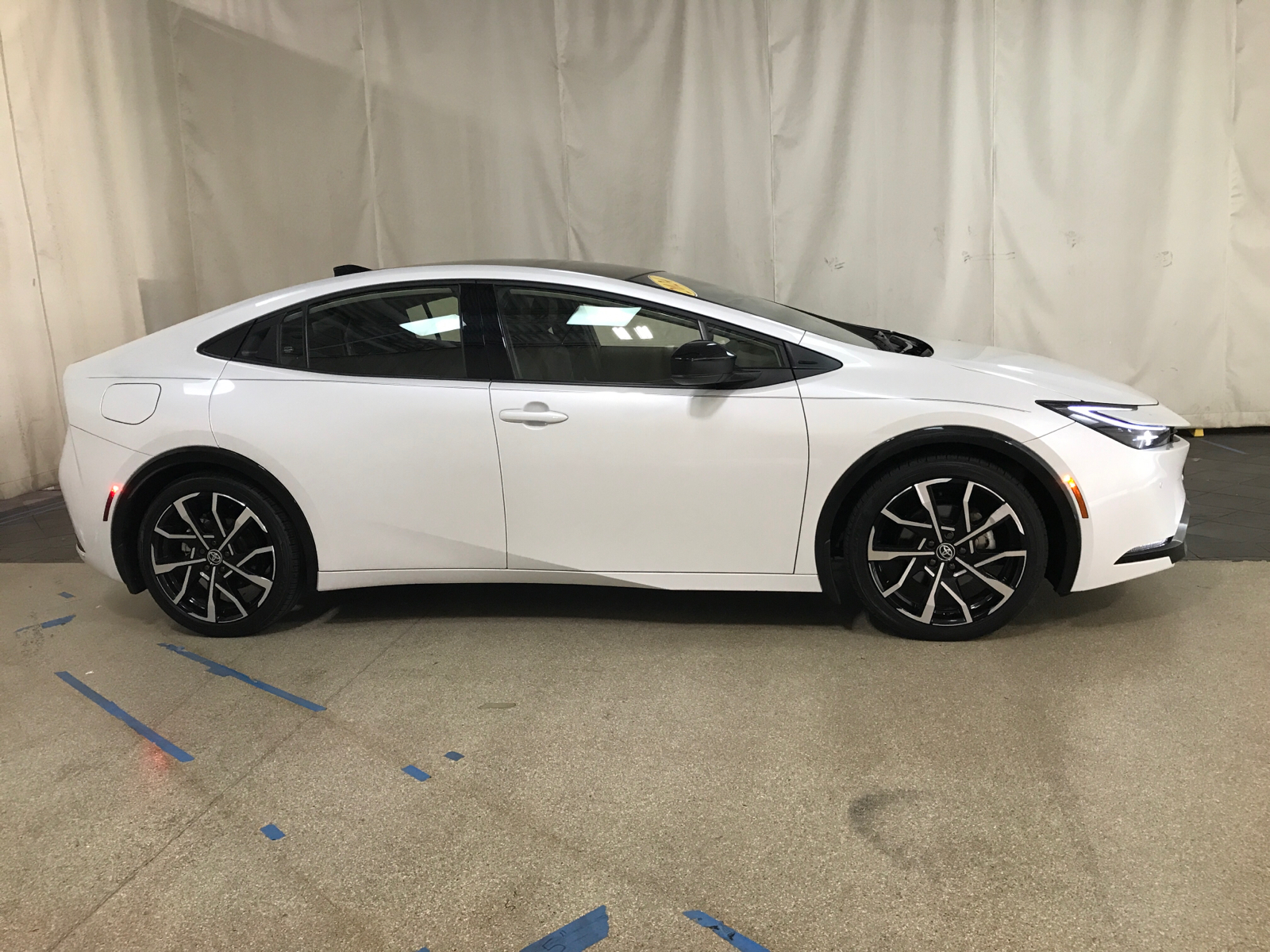 2024 Toyota Prius Prime XSE 2