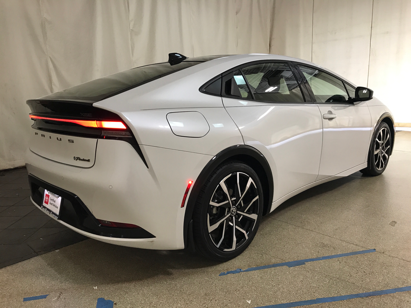 2024 Toyota Prius Prime XSE 3