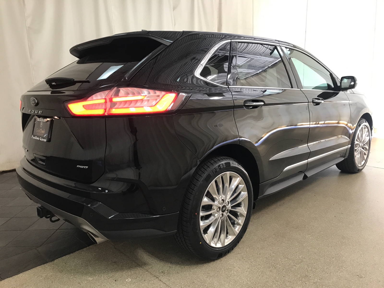 2021 Ford Edge Titanium 3