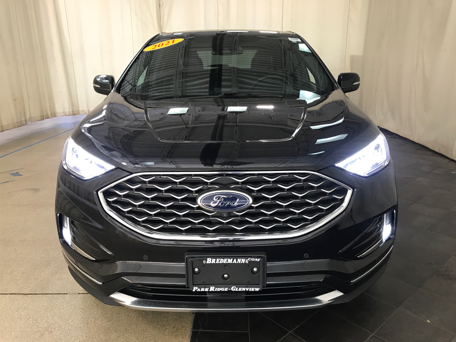 2021 Ford Edge Titanium 29