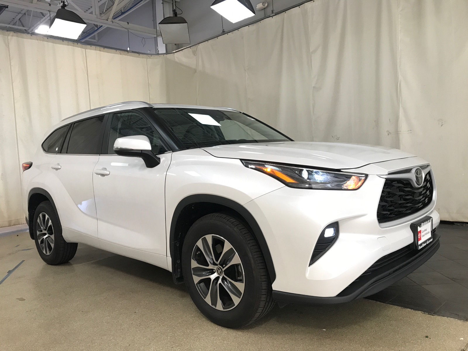 2024 Toyota Highlander XLE 1