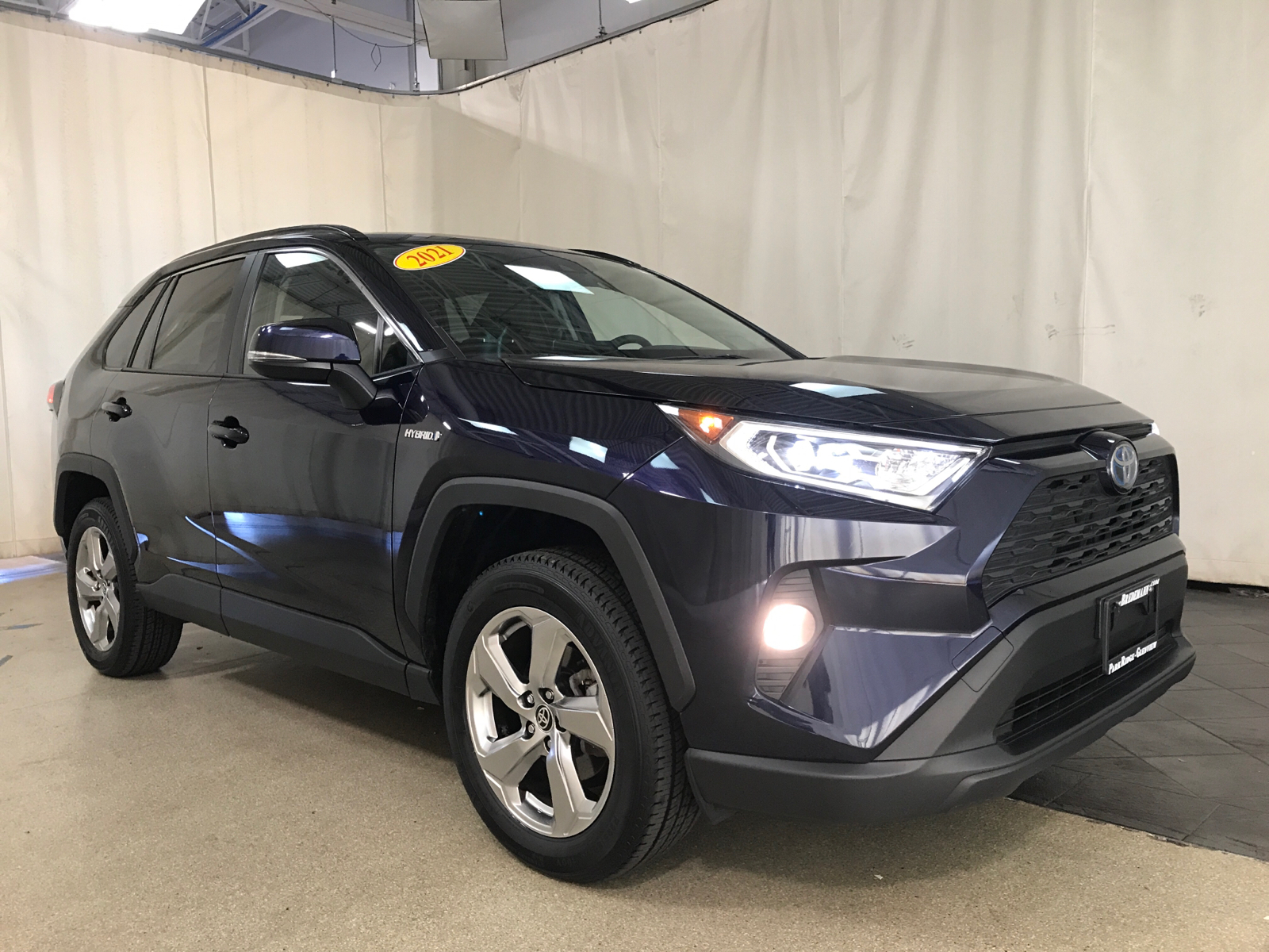 2021 Toyota RAV4 Hybrid LE 1