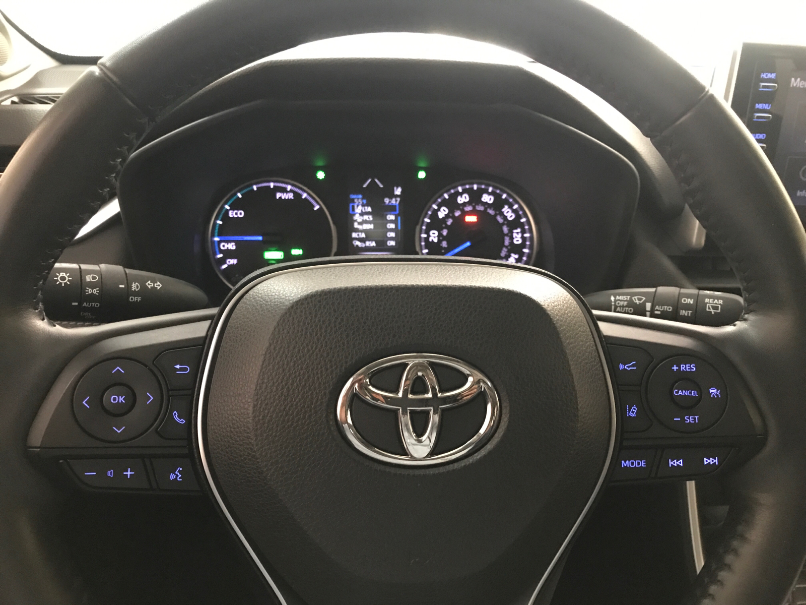 2021 Toyota RAV4 Hybrid LE 11