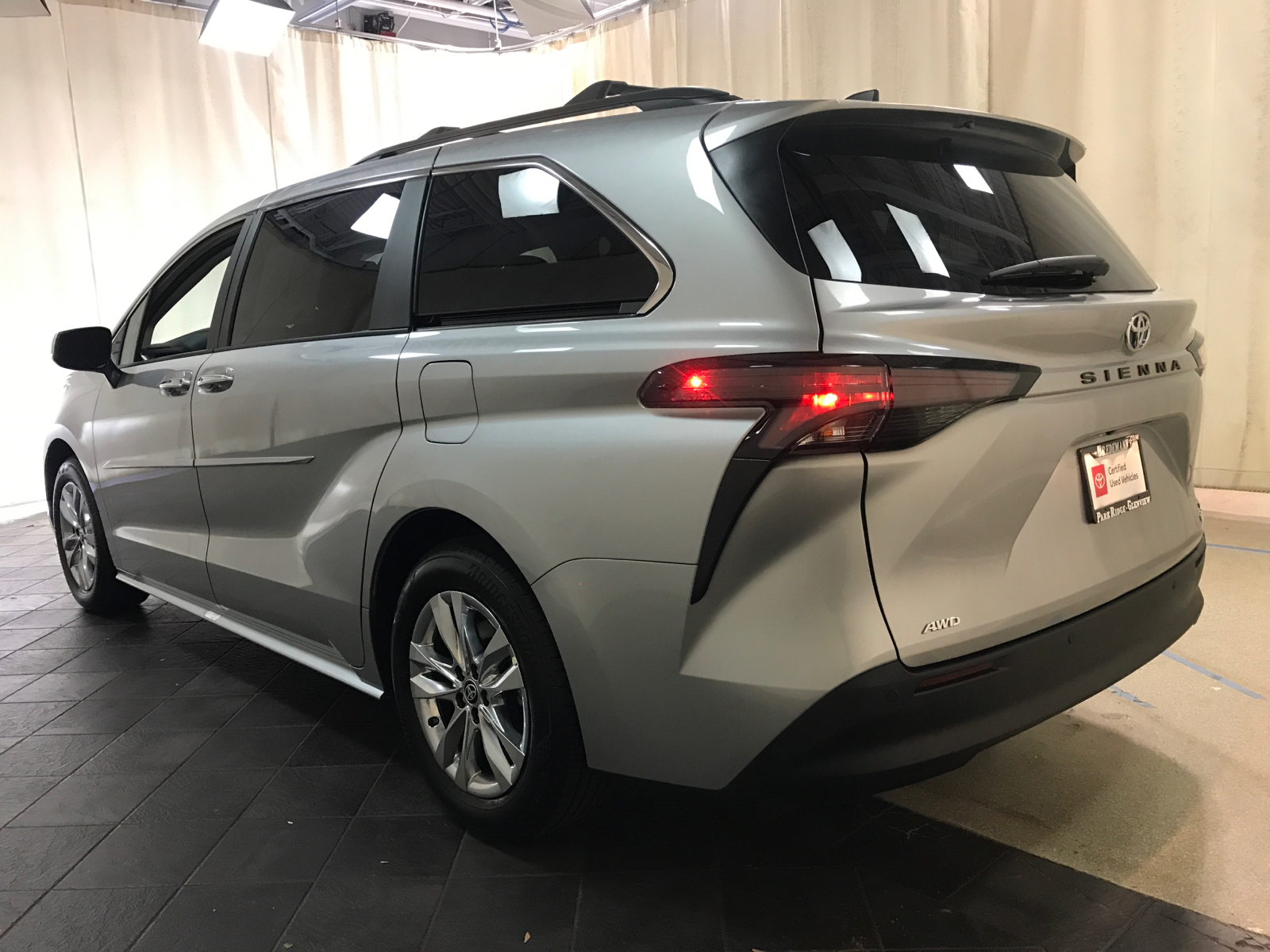 2024 Toyota Sienna XLE 4