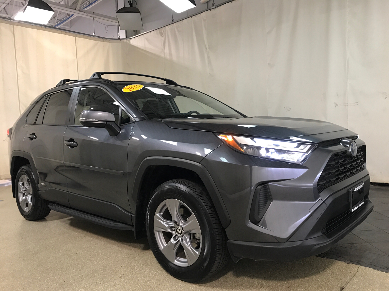 2023 Toyota RAV4 Hybrid LE 1