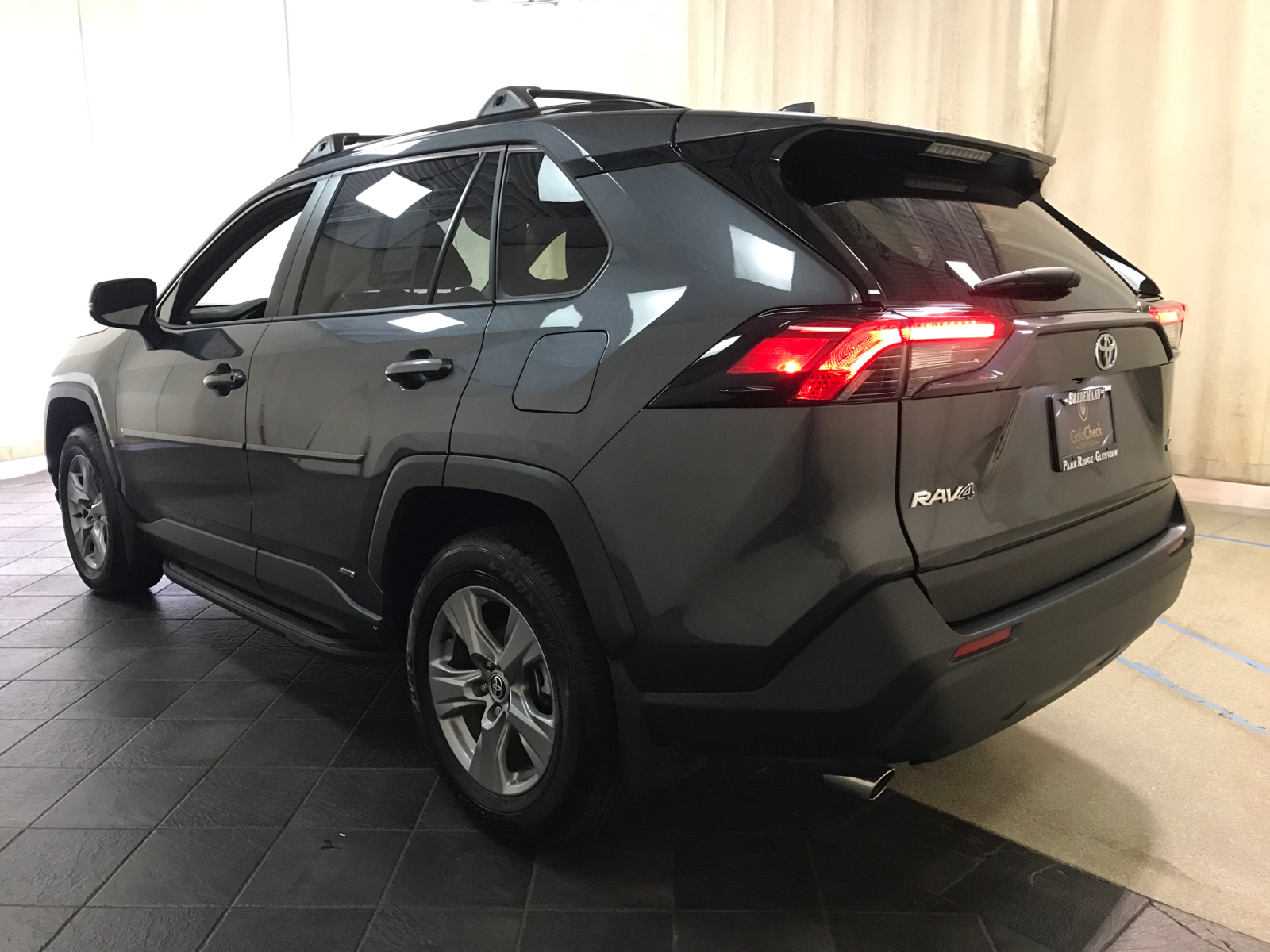 2023 Toyota RAV4 Hybrid LE 4