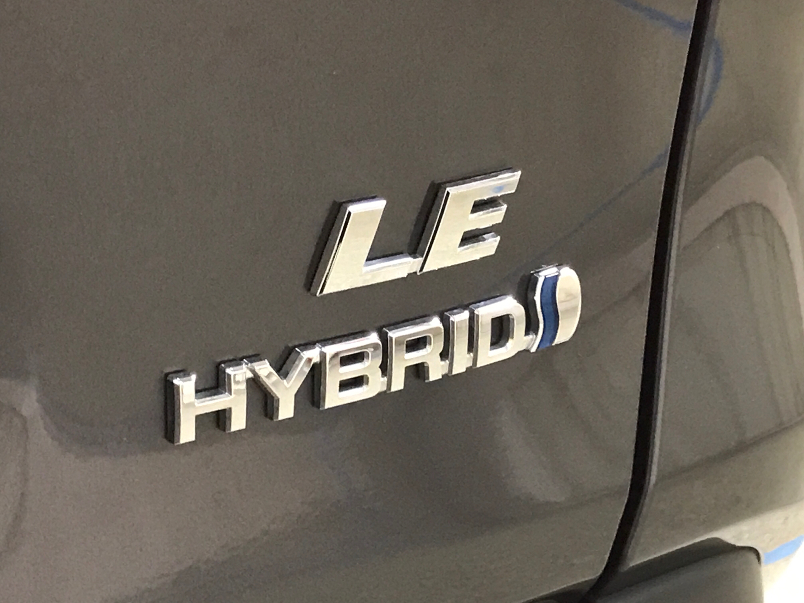 2023 Toyota RAV4 Hybrid LE 22