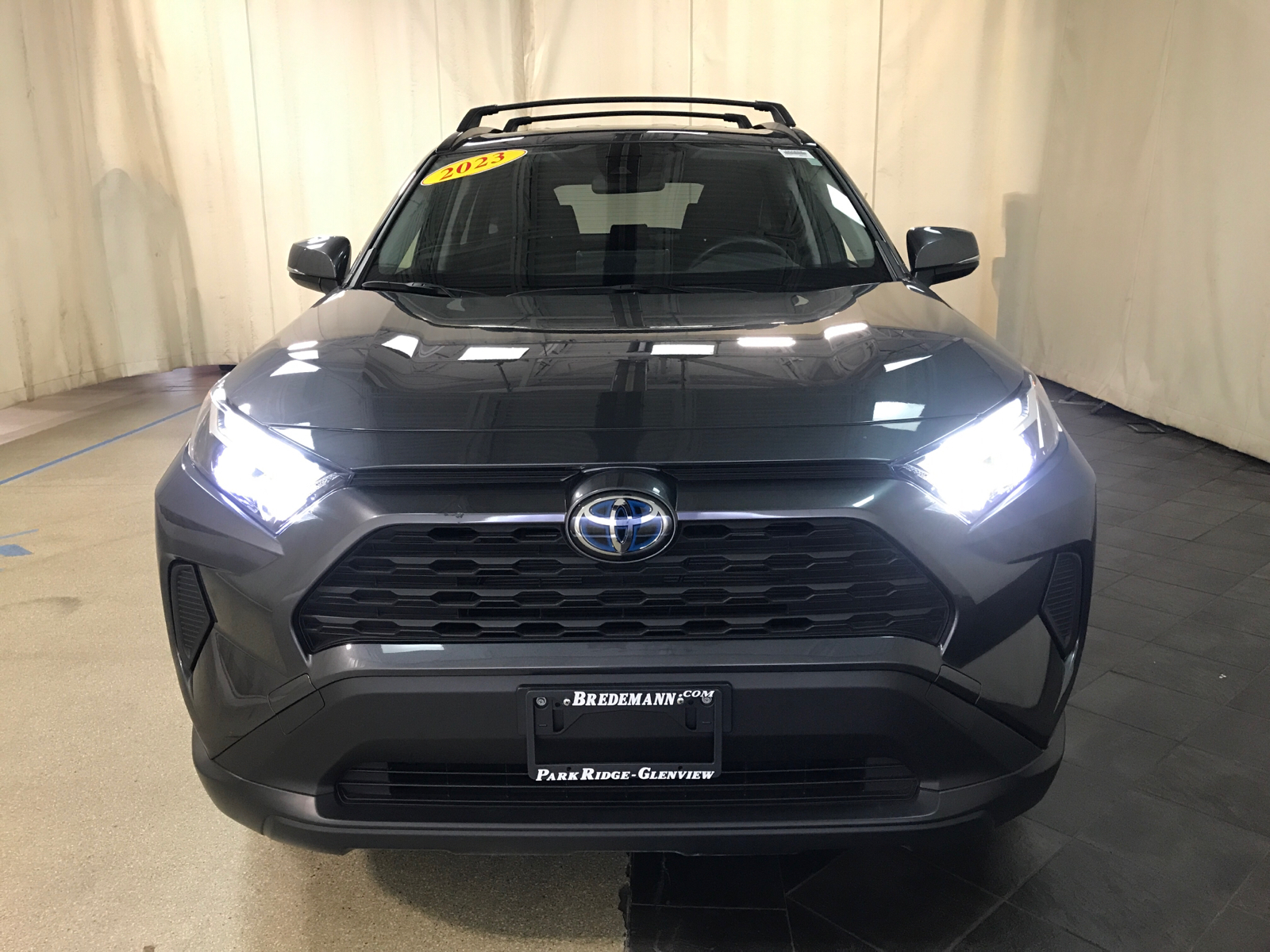 2023 Toyota RAV4 Hybrid LE 29