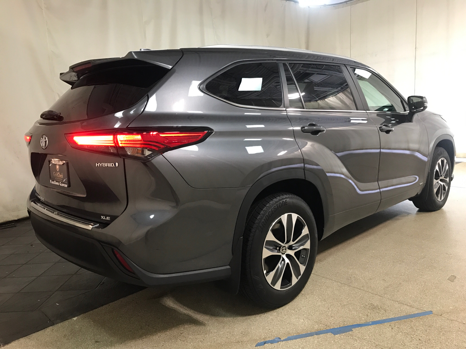 2023 Toyota Highlander Hybrid XLE 3