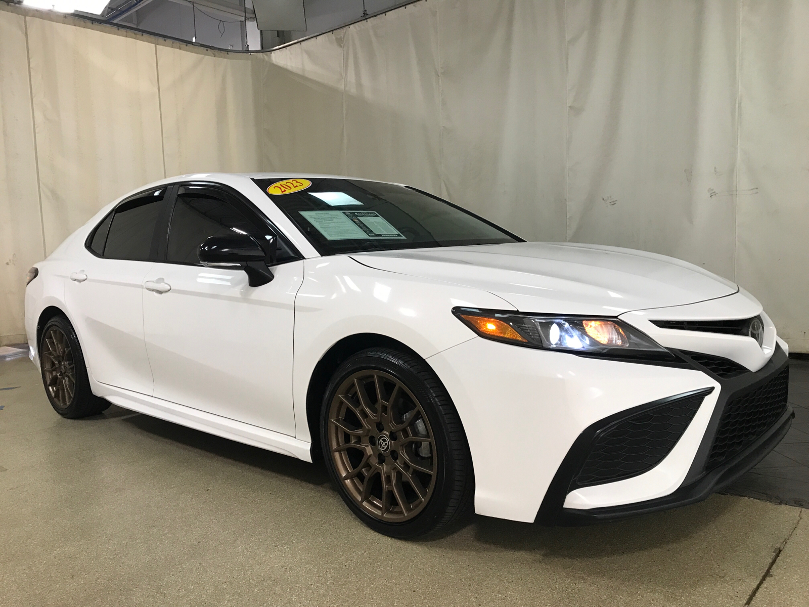 2023 Toyota Camry SE 1