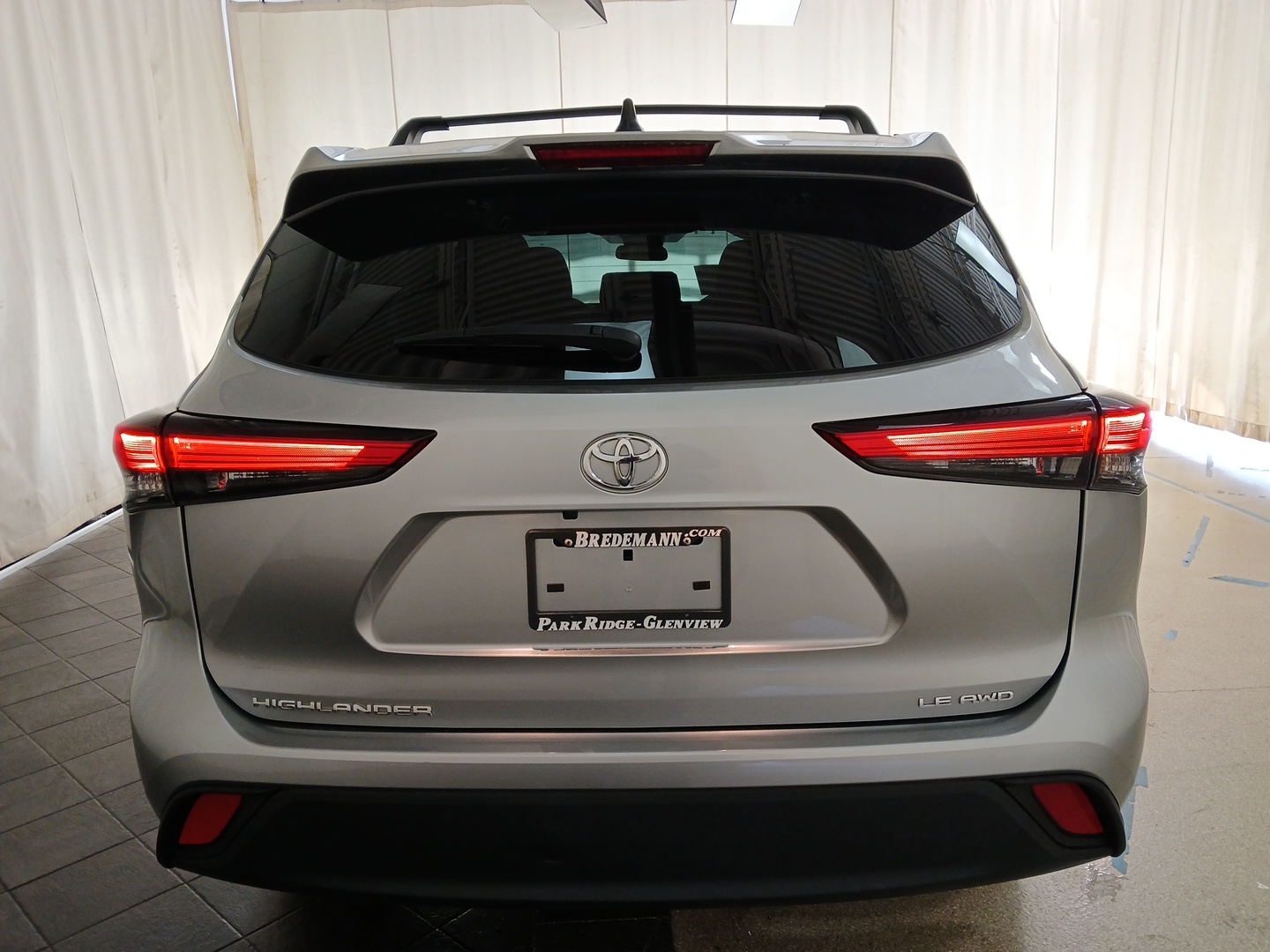 2023 Toyota Highlander LE 25