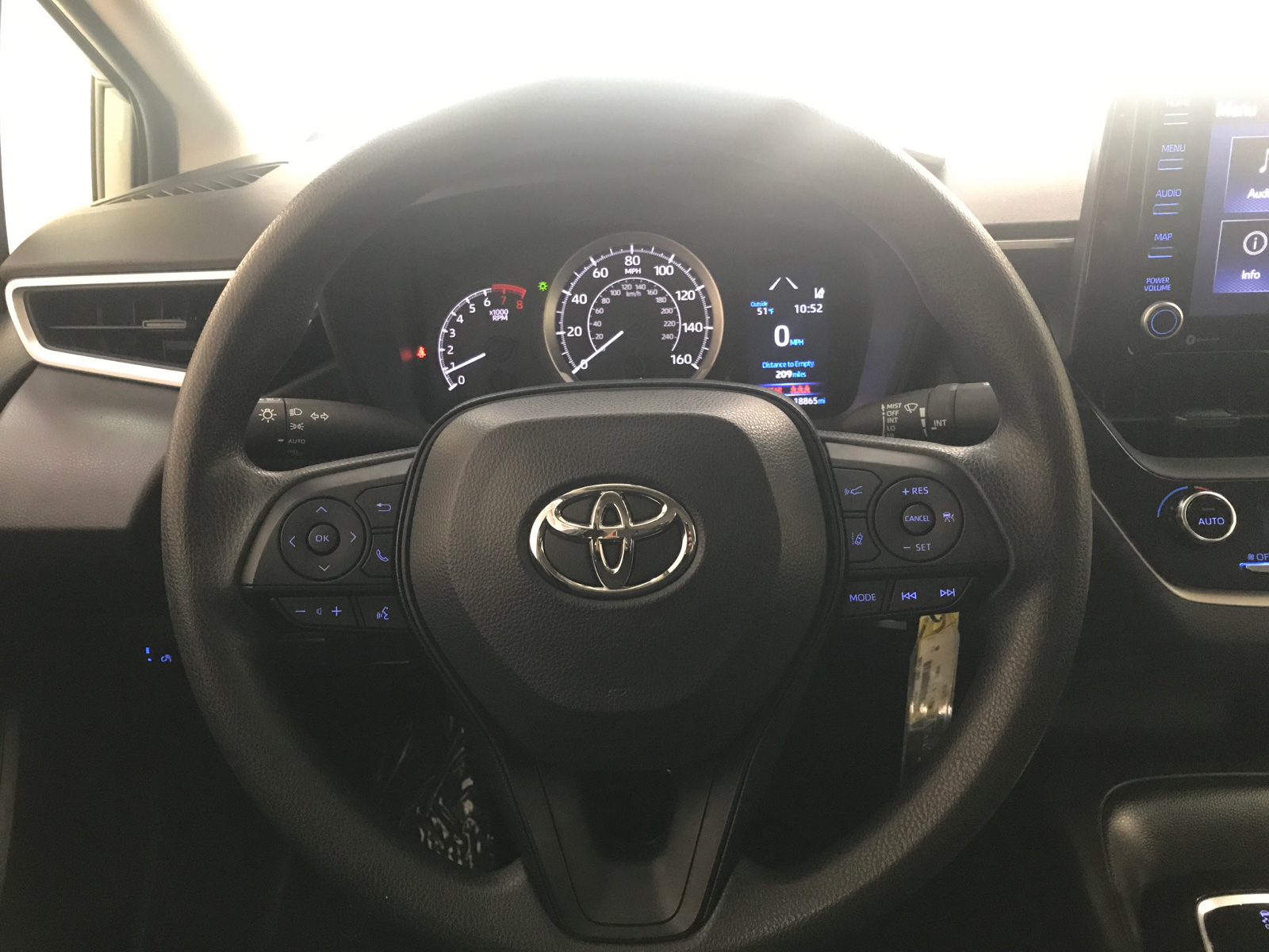 2022 Toyota Corolla LE 10